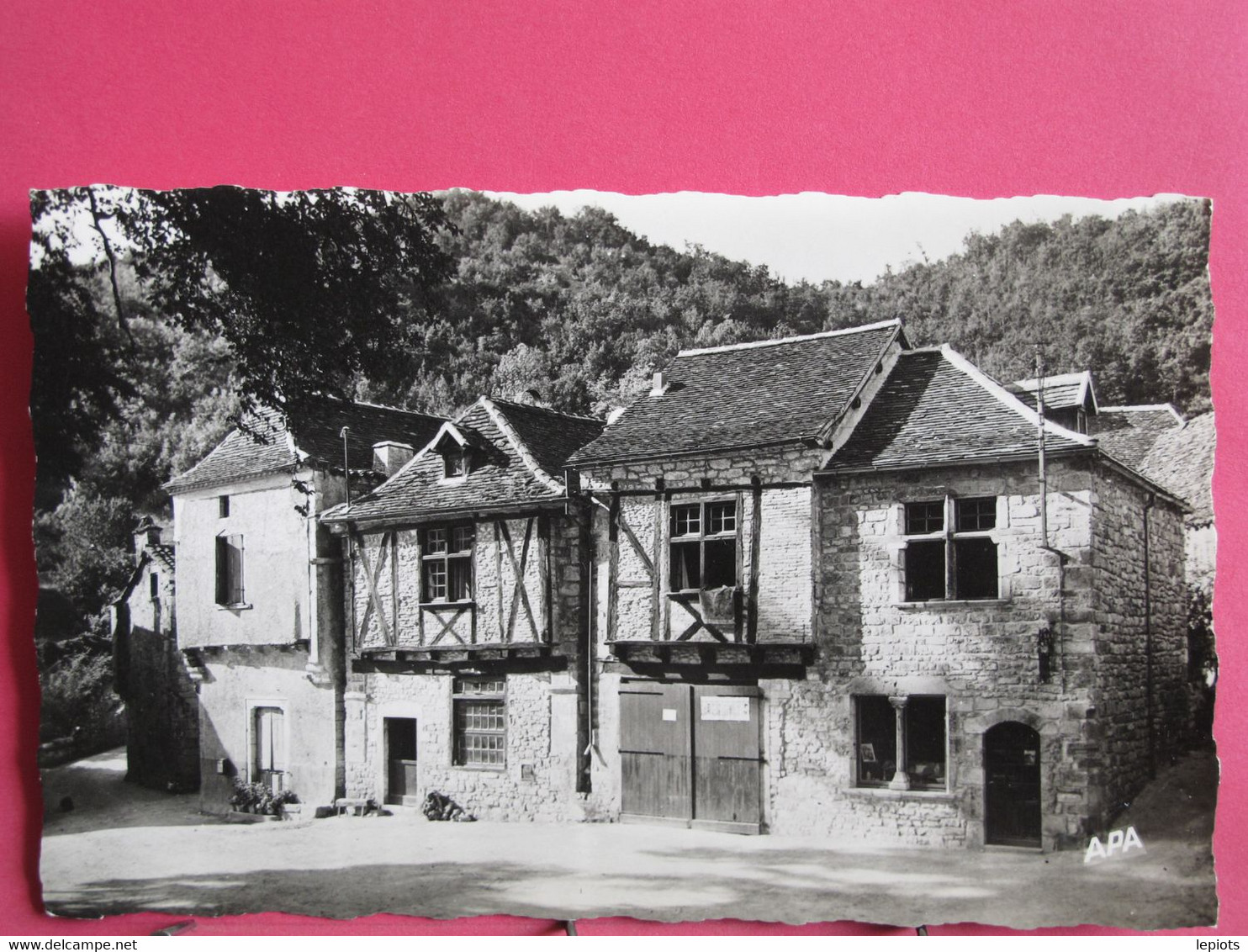 46 - Saint Cirq Lapopie - Place Du Sombral - Maison Du XIII° Et XV° Siècle - R/verso - Saint-Cirq-Lapopie