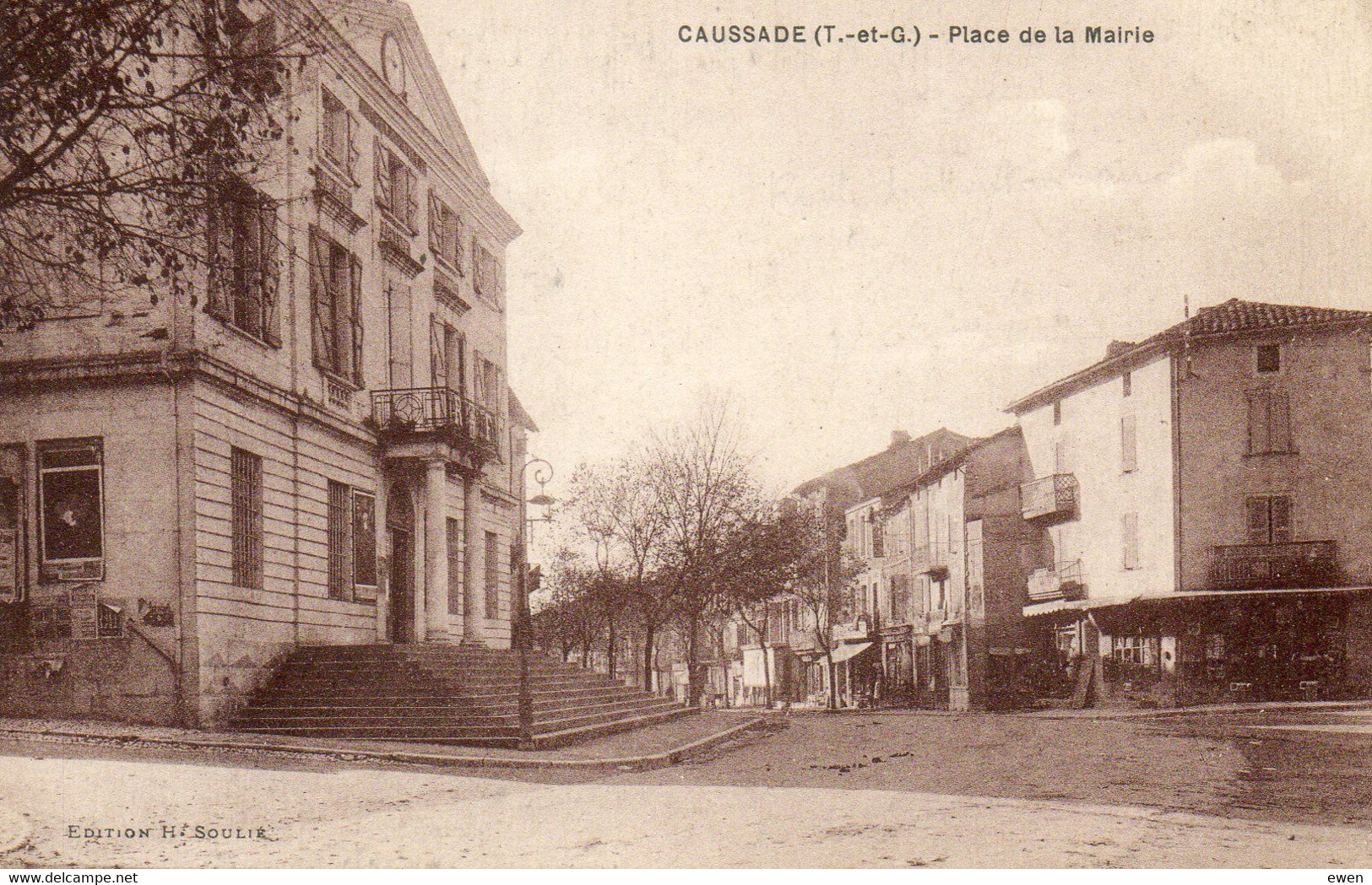 Caussade. Place De La Mairie. (Vue Rare) - Caussade