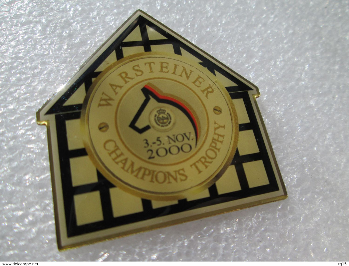 PIN'S    BIÈRE   WARSTEINER  CHAMPIONS TROPHY 2000 - Bière