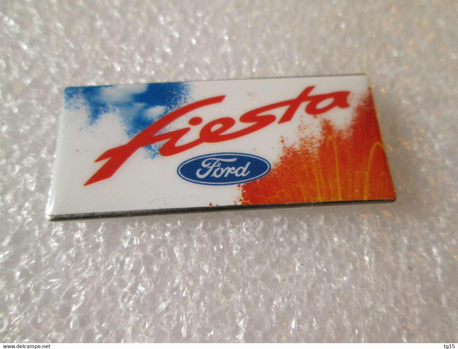 PIN'S     FORD   FIESTA - Ford