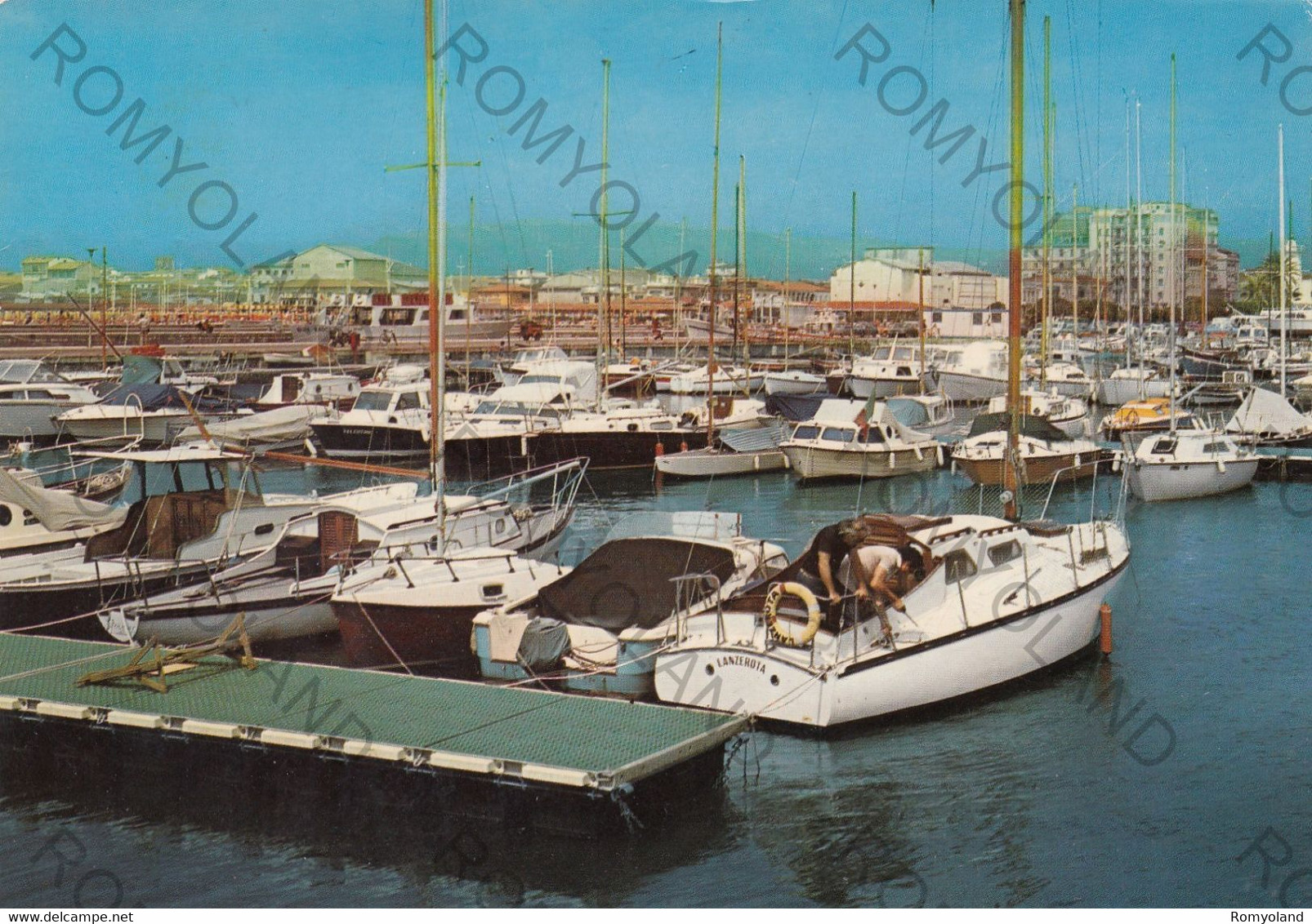 CARTOLINA  VIAREGGIO,TOSCANA,DARSENA-PORTO TURISTICO,MARE,VACANZA,SPIAGGIA,ESTATE,BARCHE,BELLA ITALIA,VIAGGIATA 1976 - Viareggio