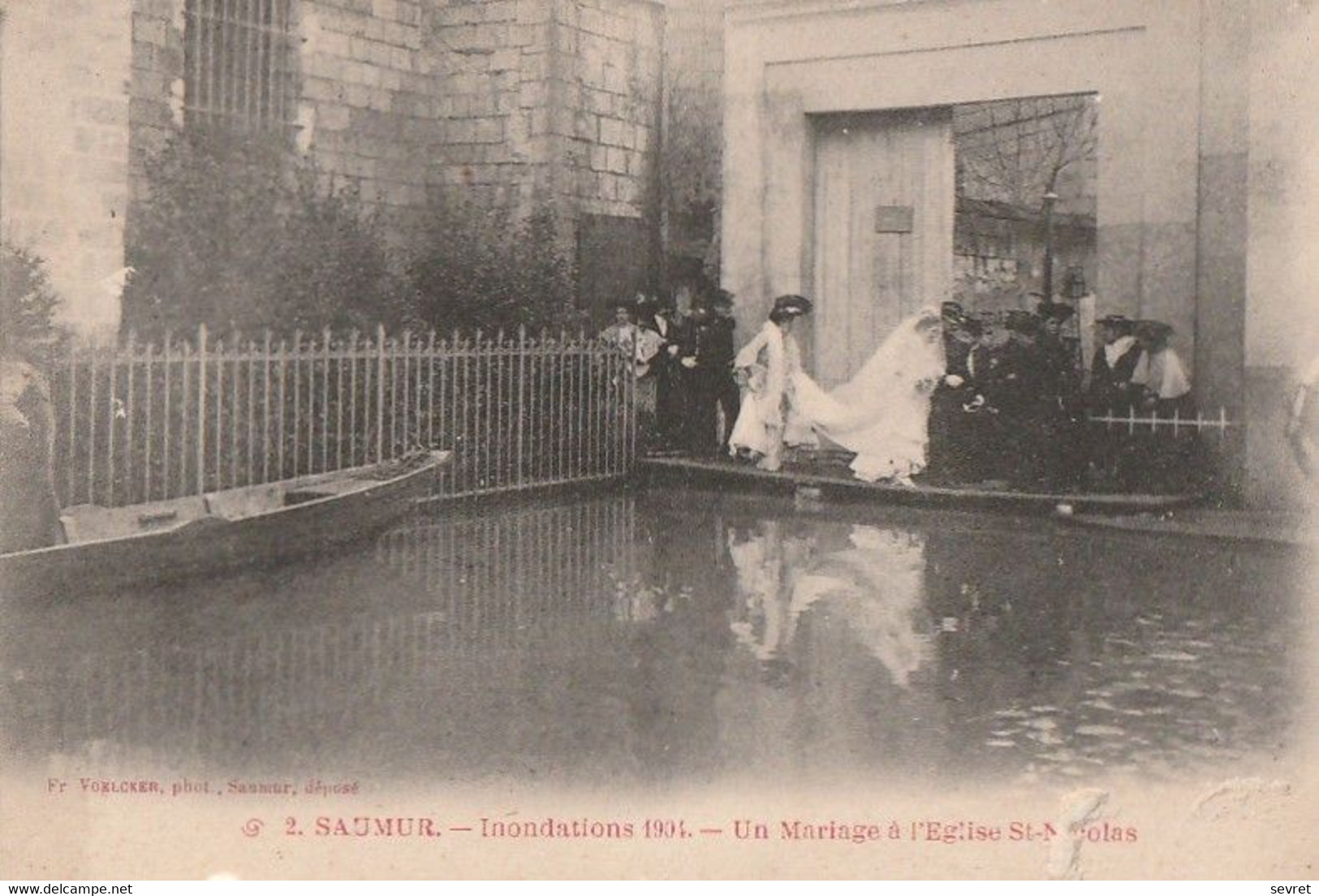 SAUMUR. - Inondations 1904.- Un Mariage à L'Eglise St-Nicolas - Saumur