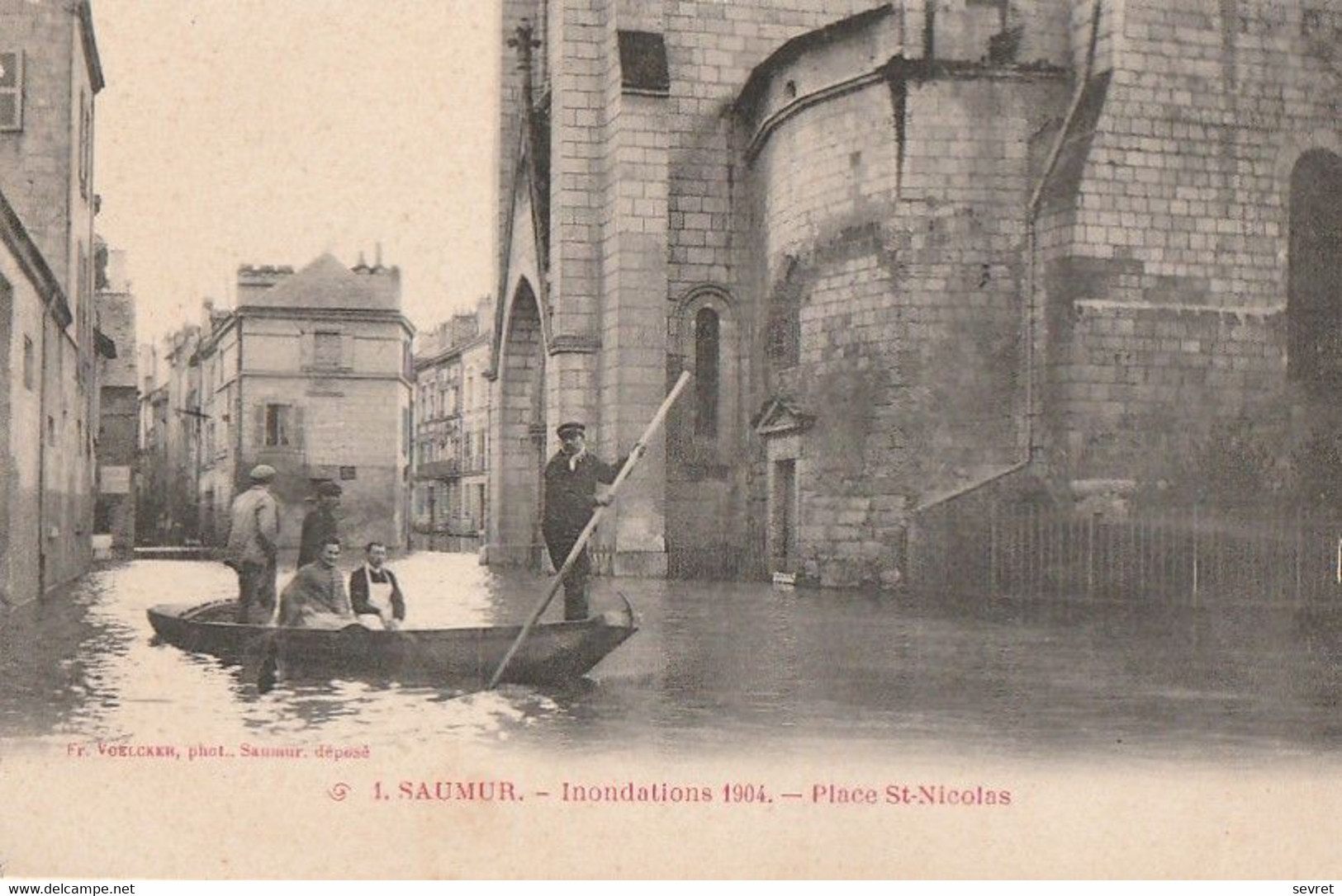SAUMUR. - Inondations 1904.- Place St-Nicolas - Saumur