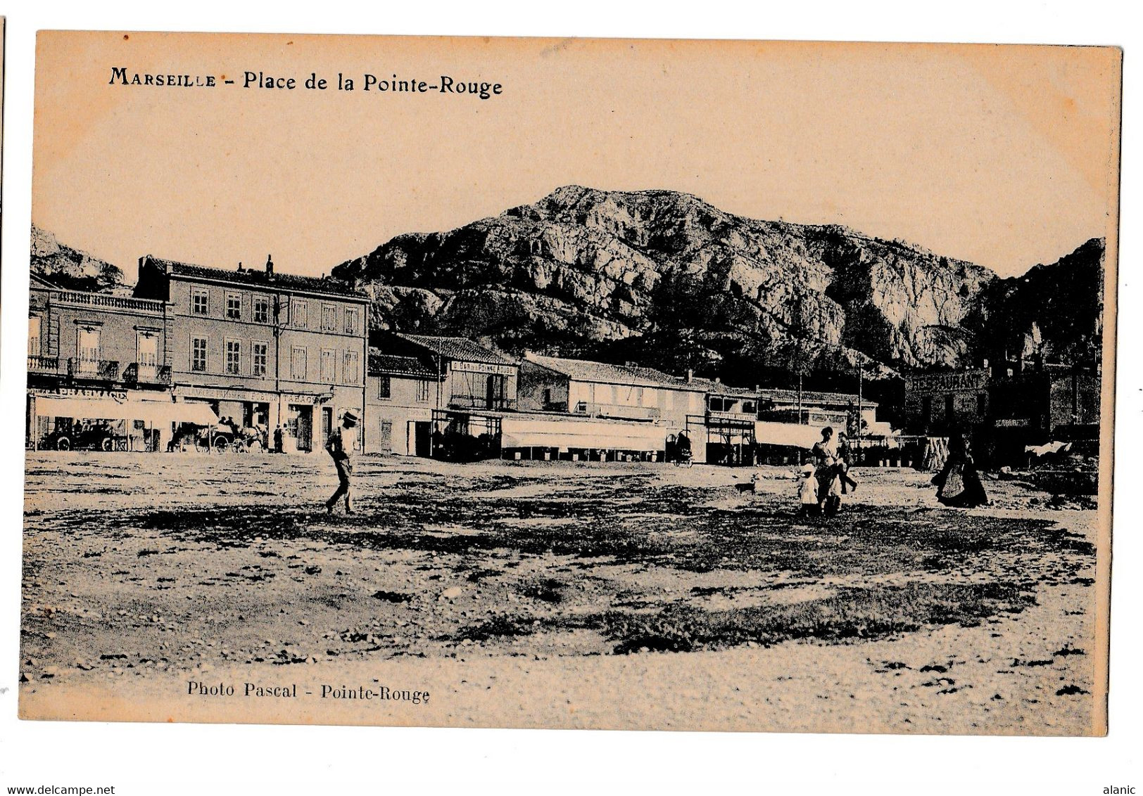 CPA/13/MARSEILLE - Place De La Pointe Rouge RARE / ANIMEE//NON  CIRCULEE/TBE - Südbezirke, Mazargues, Bonneveine, Pointe Rouge, Calanque-Felsen