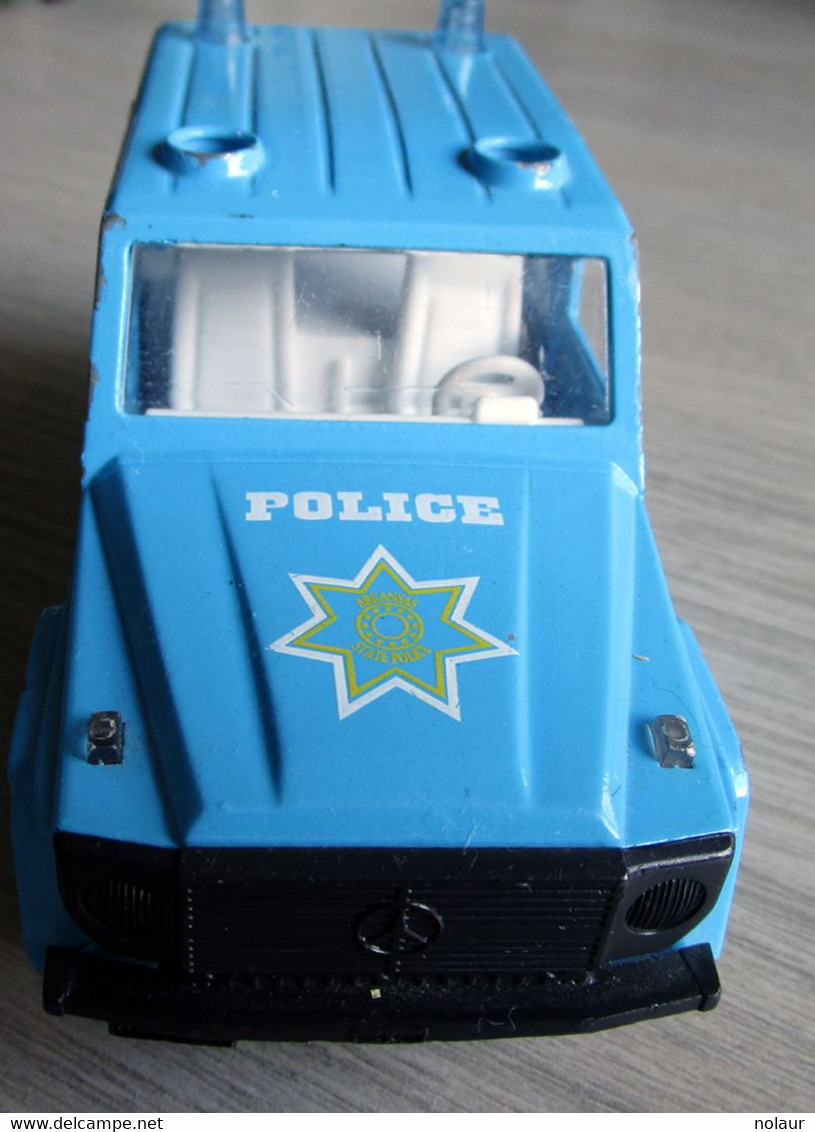 Mercedes 230 GE Police -majorette - 1/34 ème - Majorette