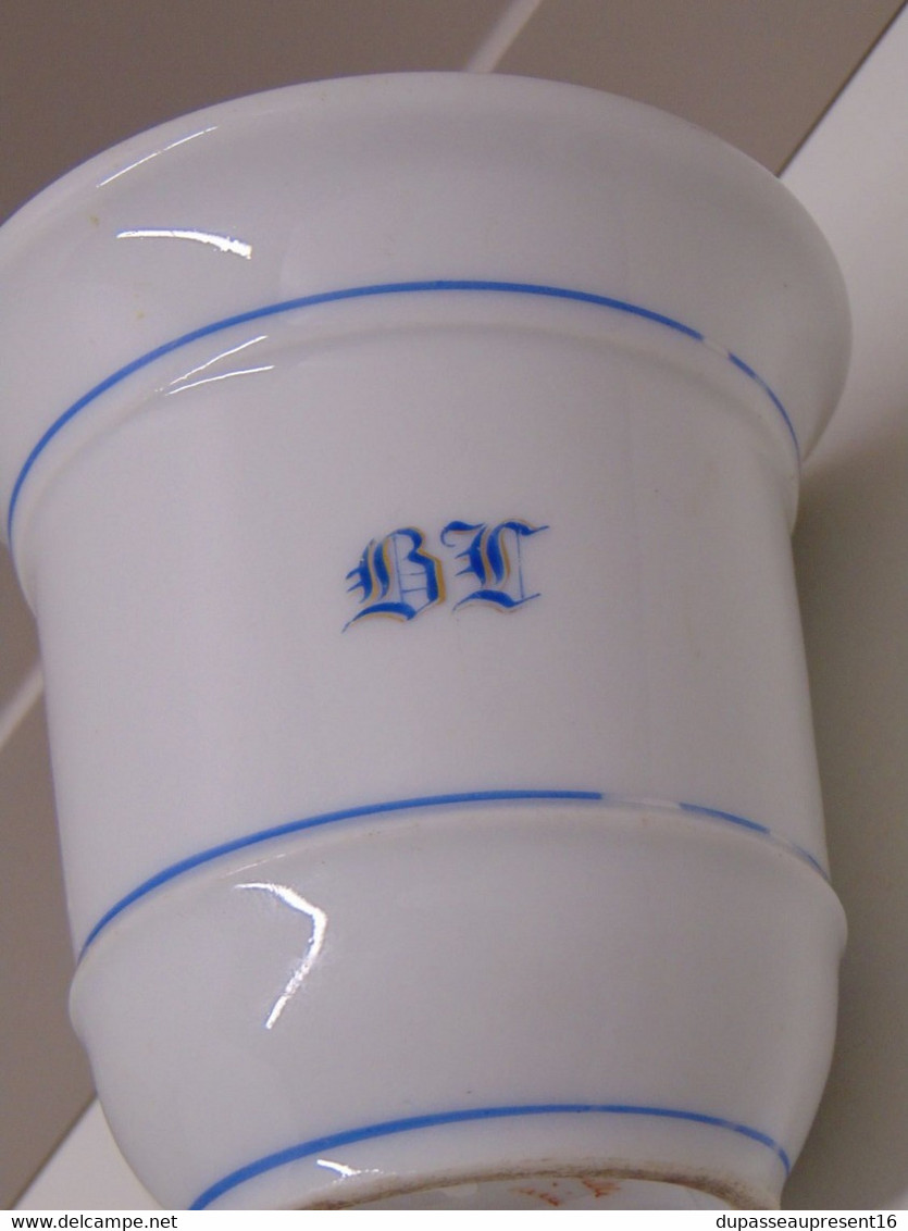 *TRES GRAND BRULOT TASSE PORCELAINE EPAISSE XIXe Monogramme BL J Levasseur  E