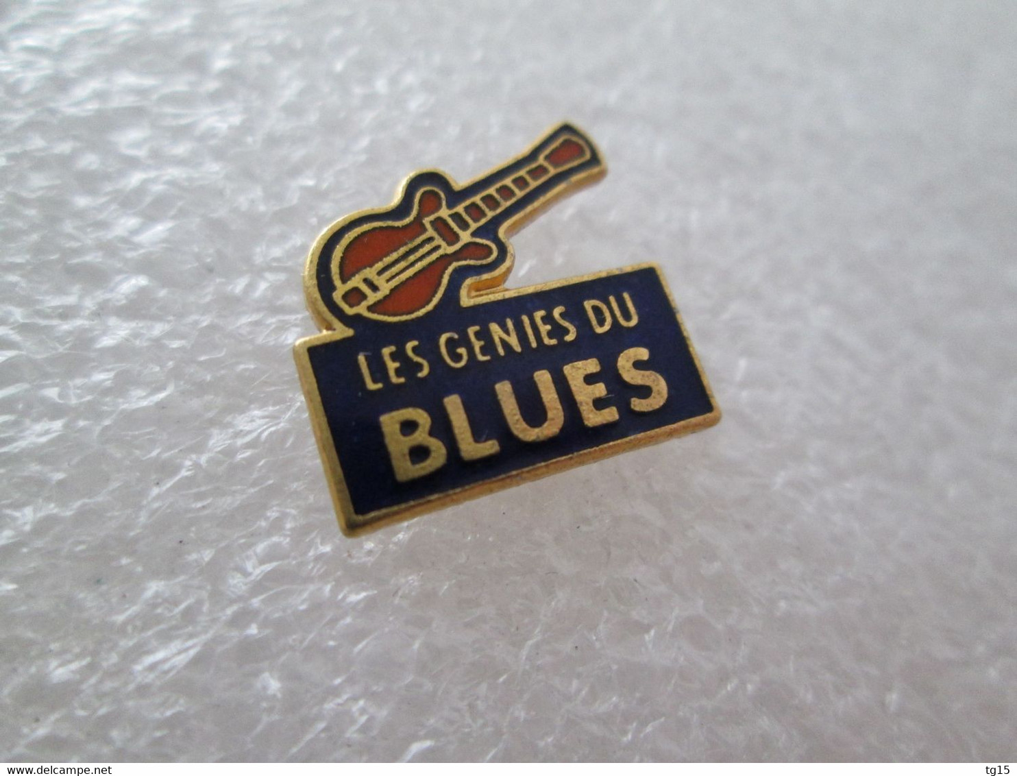 PIN'S   LES GÉNIES DU BLUES  Email Grand Feu - Musique