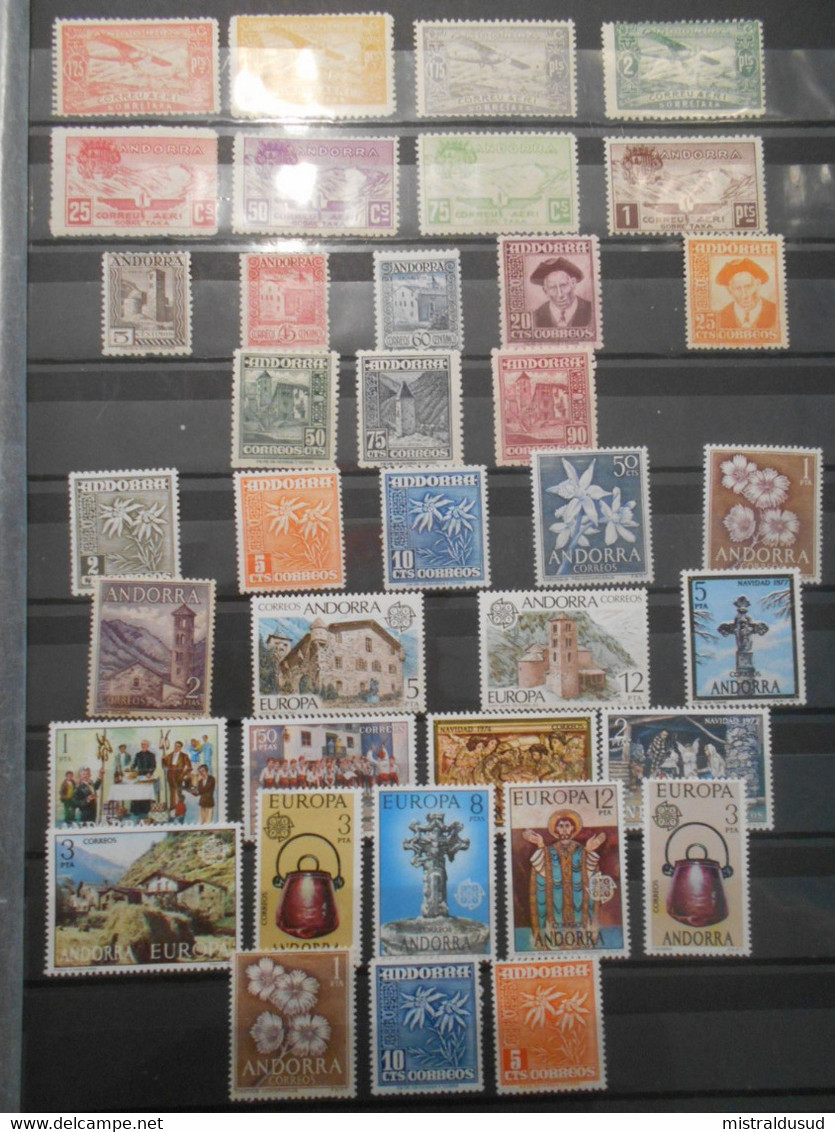 Andorre Espagnol Collection , 35 Timbres Neufs ( Avec Et Sans Charniere) - Colecciones