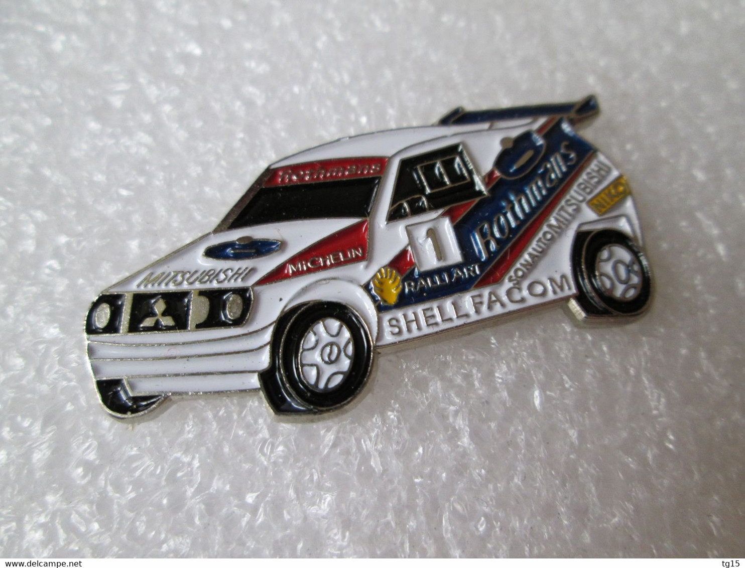 PIN'S    MITSUBISHI  PAJERO     RALLYE RAID  ROTHMANS - Mitsubishi