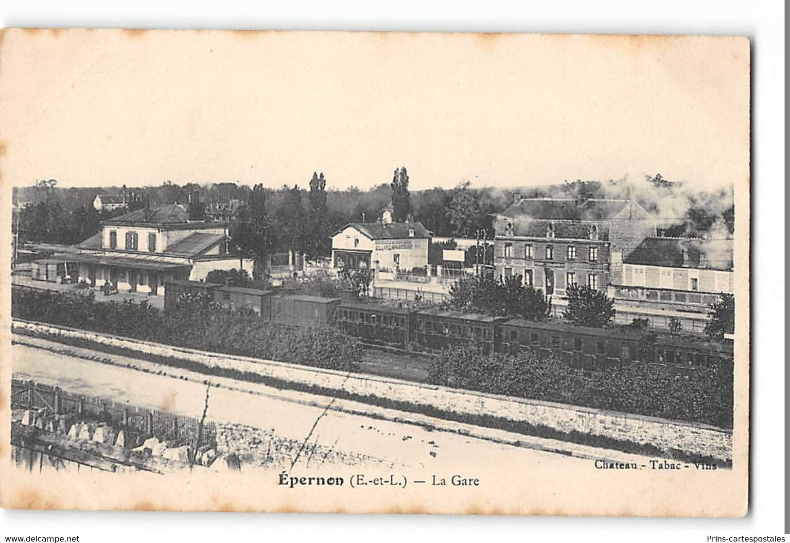 CPA 28 Epernon La Gare Train - Epernon