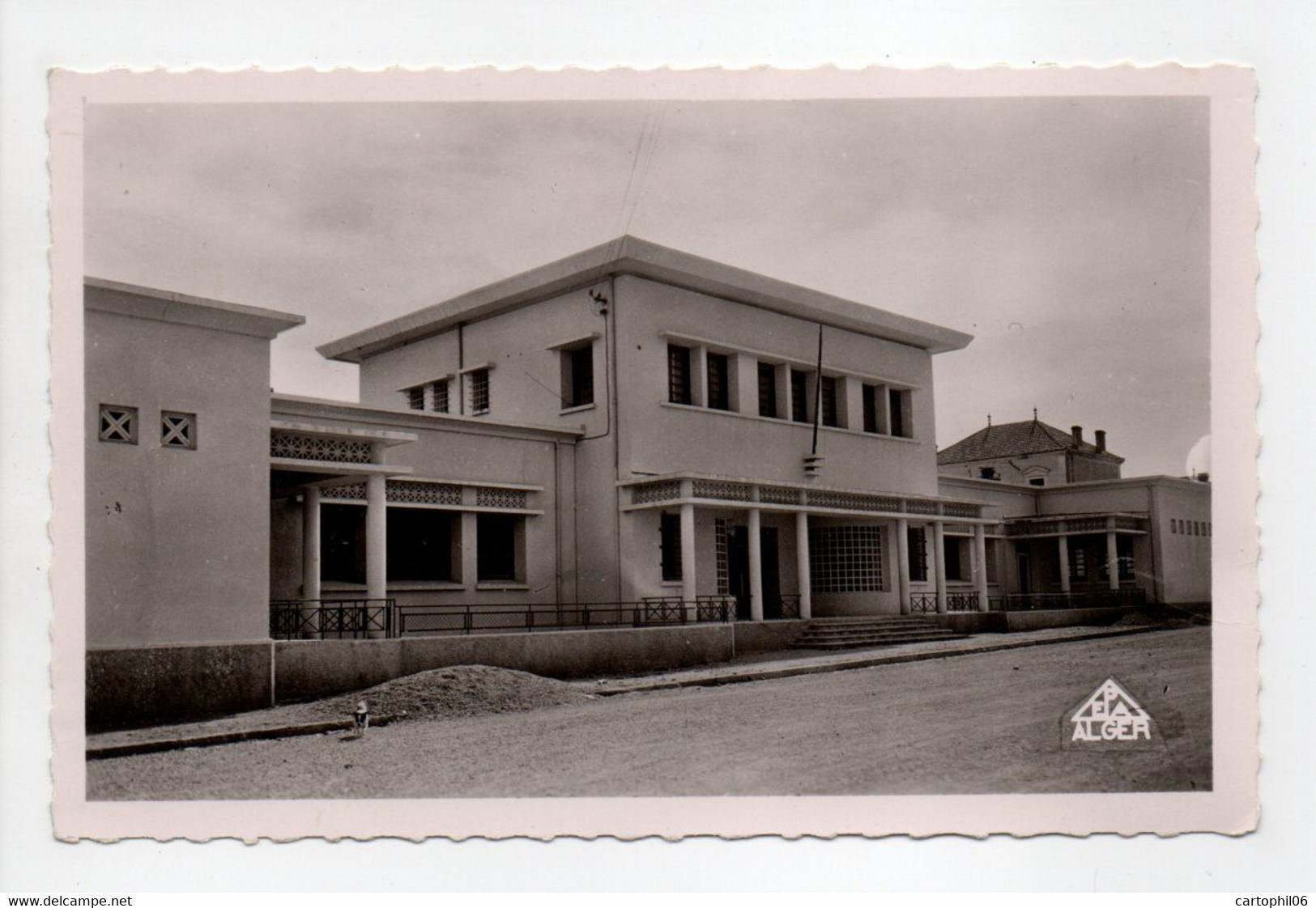 - CPSM DJELFA (Algérie) - Les Écoles - Editions Photo-Africaines N° 2 - - Djelfa