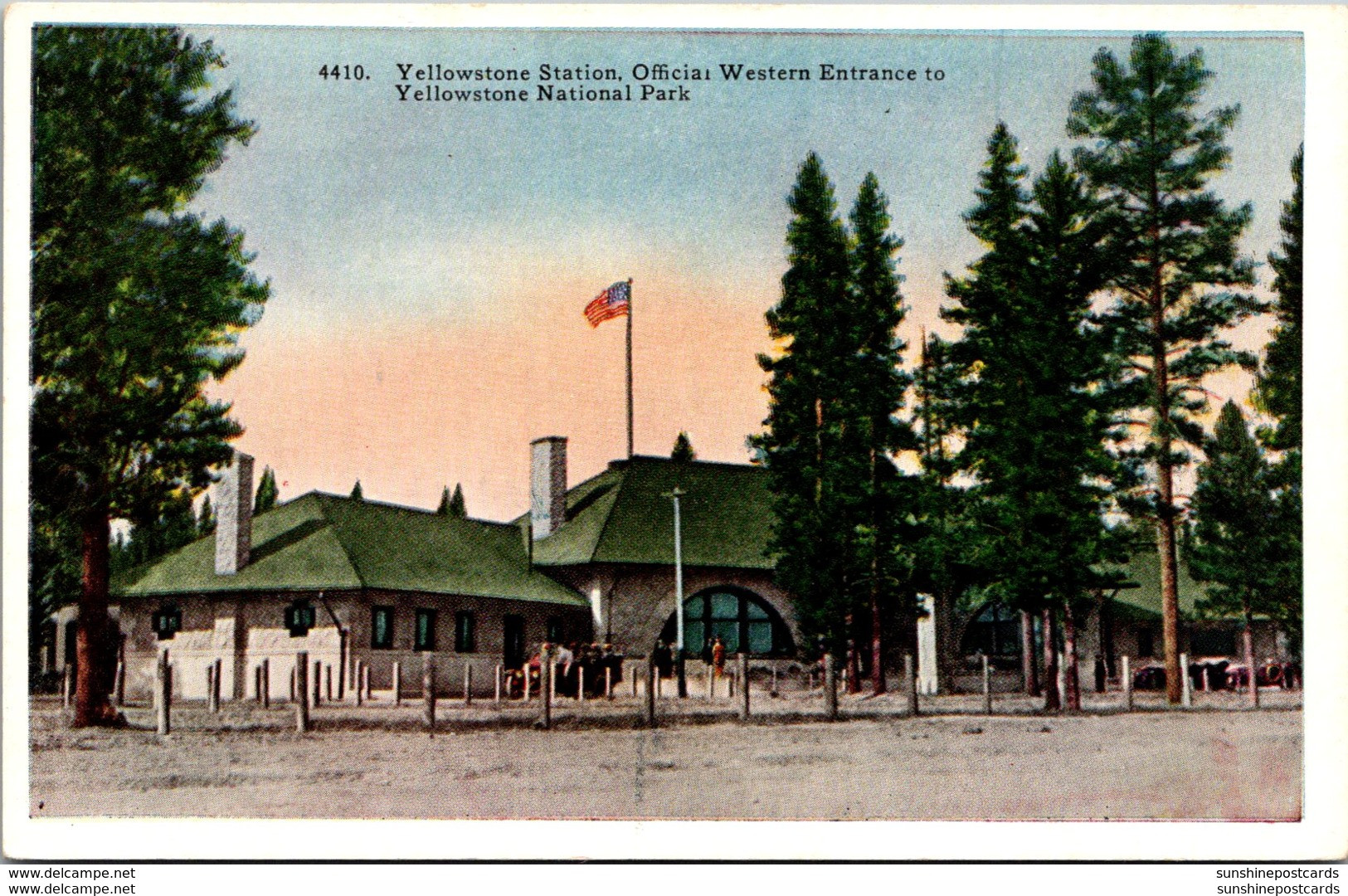 Yellowstone National Park Official Western Entrance Yellowstone Station Oregon Short Line Railway Station - USA Nationalparks