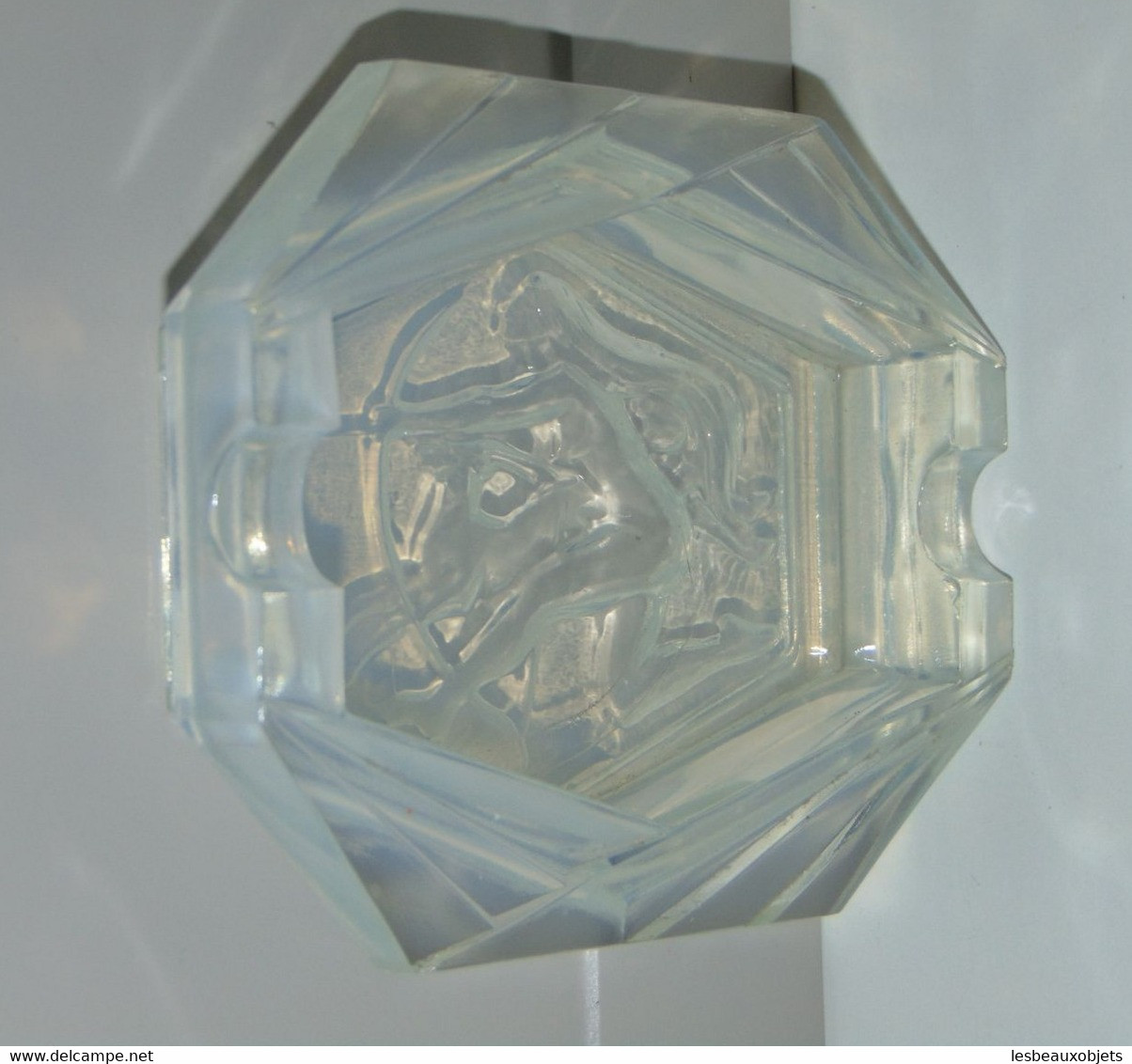 *CENDRIER VERRE OPALESCENT SIGNE ASTROLOGIQUE SAGITTAIRE COLLECTION DECO XXe  E - Glas