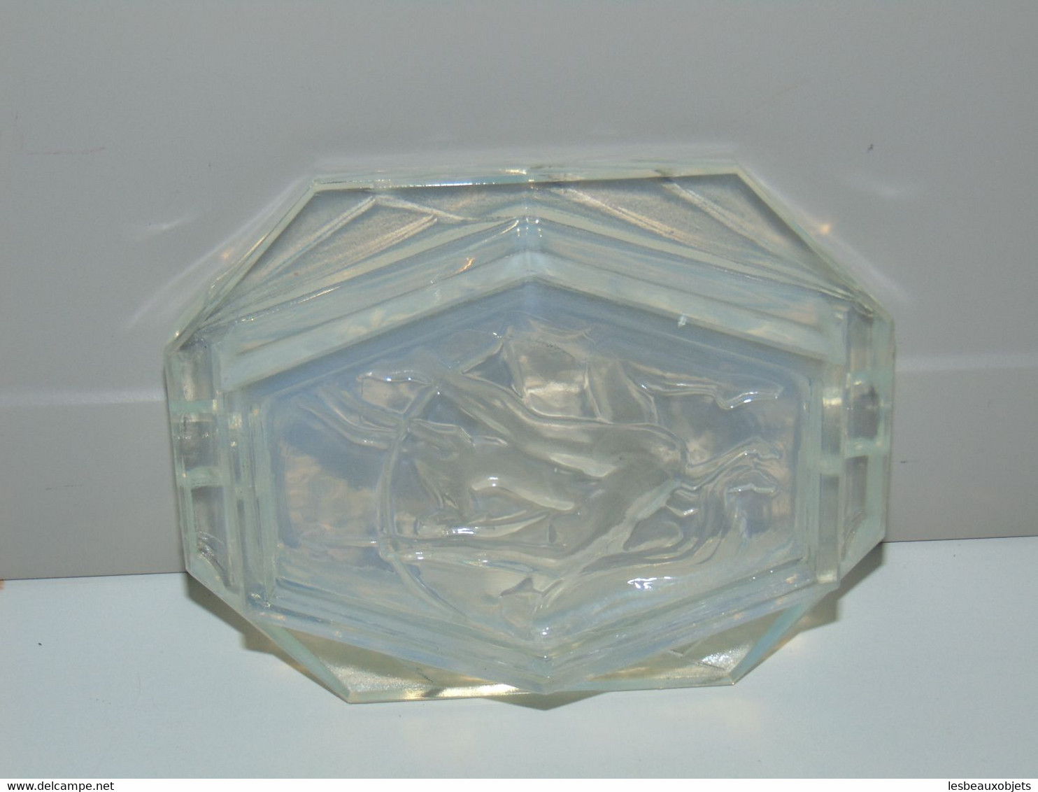 *CENDRIER VERRE OPALESCENT SIGNE ASTROLOGIQUE SAGITTAIRE COLLECTION DECO XXe  E