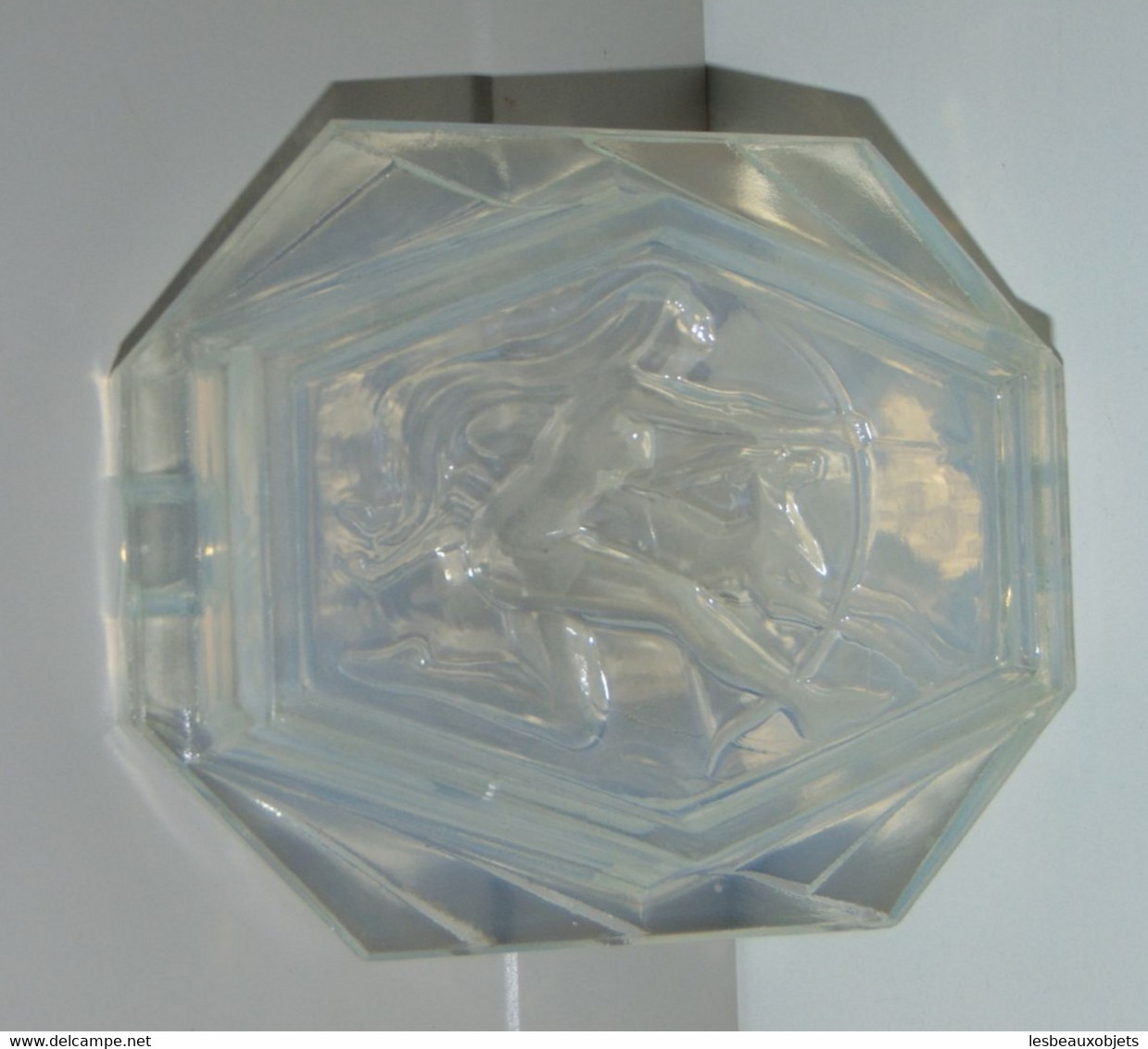 *CENDRIER VERRE OPALESCENT SIGNE ASTROLOGIQUE SAGITTAIRE COLLECTION DECO XXe  E