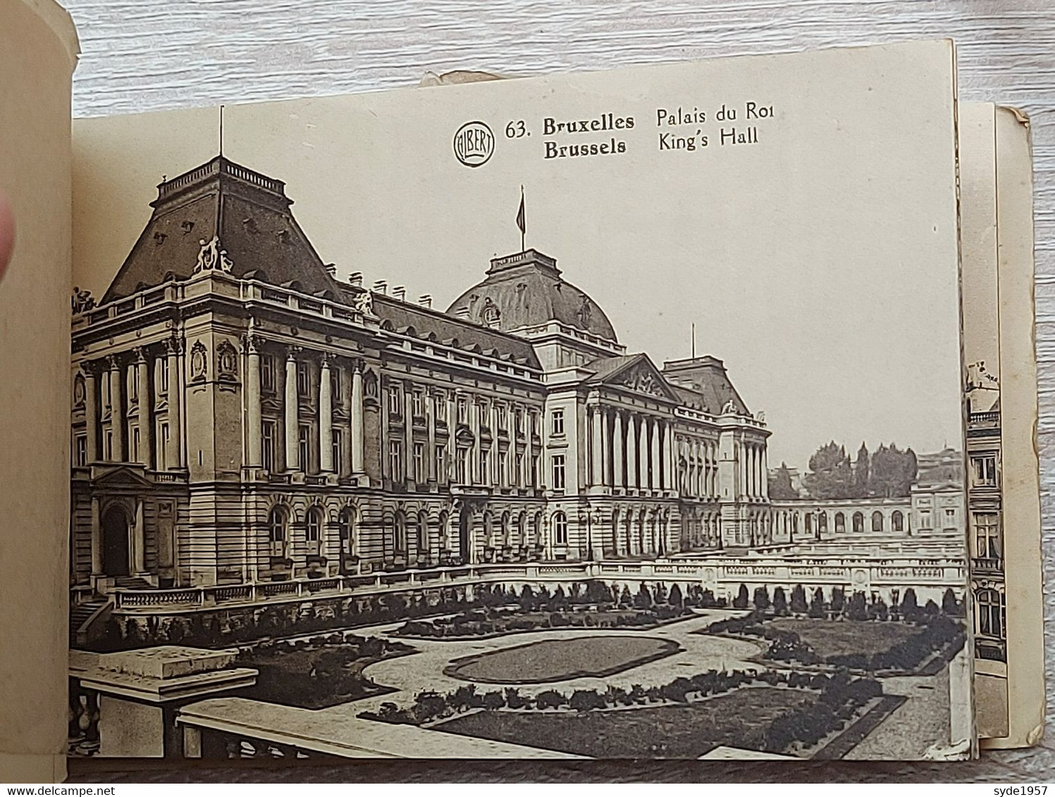 Carnet Souvenir de Bruxelles - 24 Cartes vues - Marque Albert - Les plus jolies. Très Bon état (voir scan)