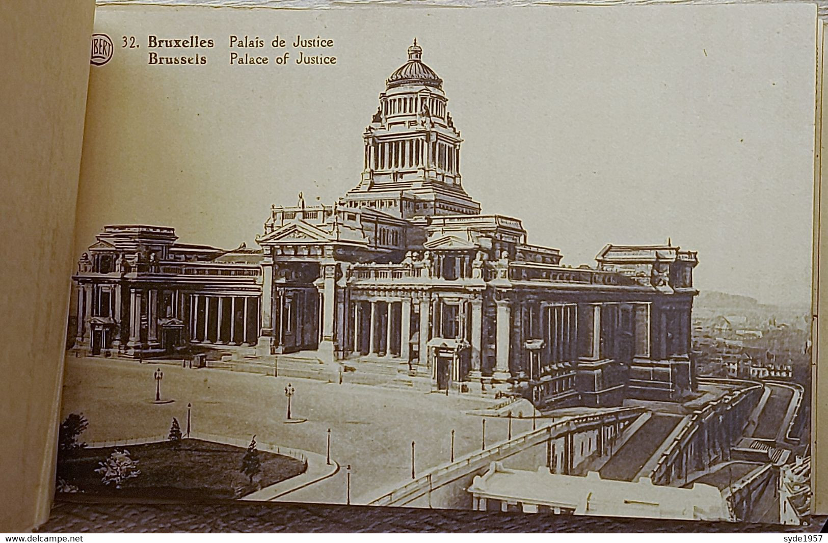 Carnet Souvenir de Bruxelles - 24 Cartes vues - Marque Albert - Les plus jolies. Très Bon état (voir scan)