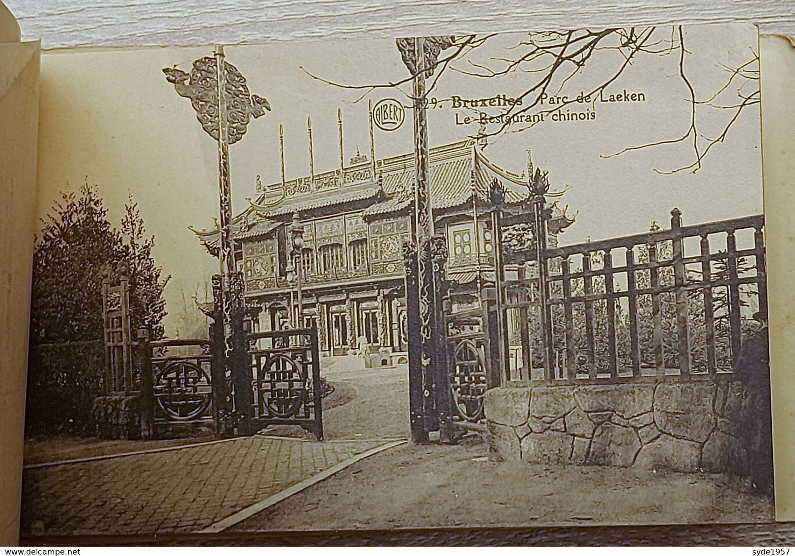 Carnet Souvenir de Bruxelles - 24 Cartes vues - Marque Albert - Les plus jolies. Très Bon état (voir scan)