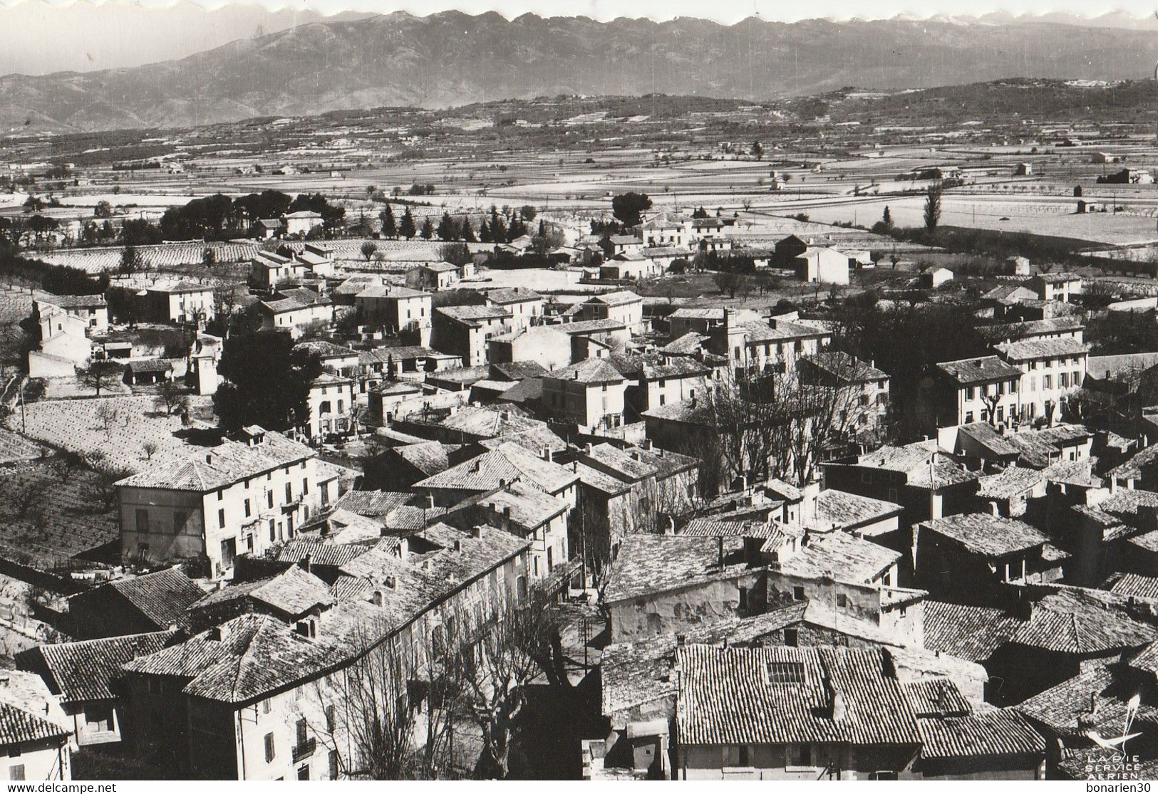 CPA 84  MAZAN VUE GENERALE AERIENNE AU FOND LE VENTOUX - Mazan