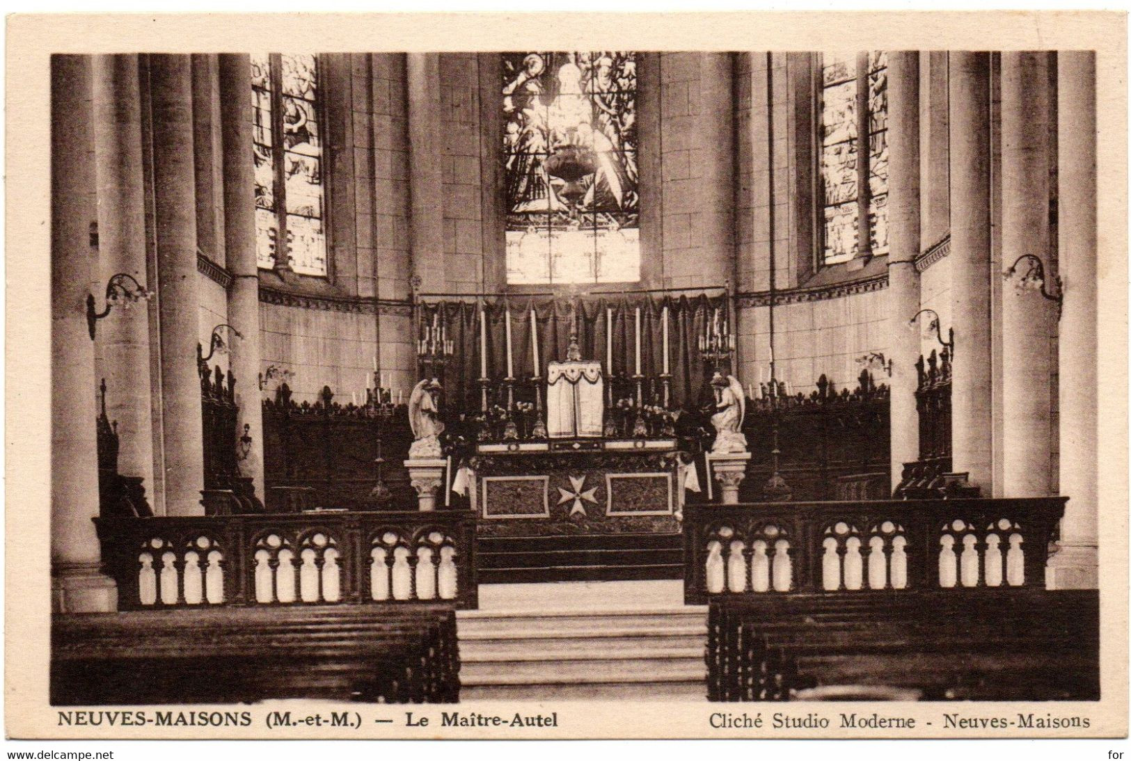 Meurthe Et Moselle : NEUVES MAISONS : Le Maître - Autel : Intérieur De L'église - Neuves Maisons