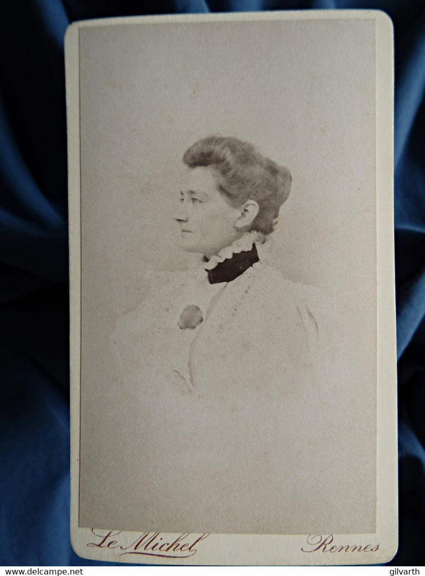 Photo CDV  Le Michel à Rennes  Portrait (profil) Jeune Femme  Robe à Col Montant  CA 1890 - L604D - Old (before 1900)