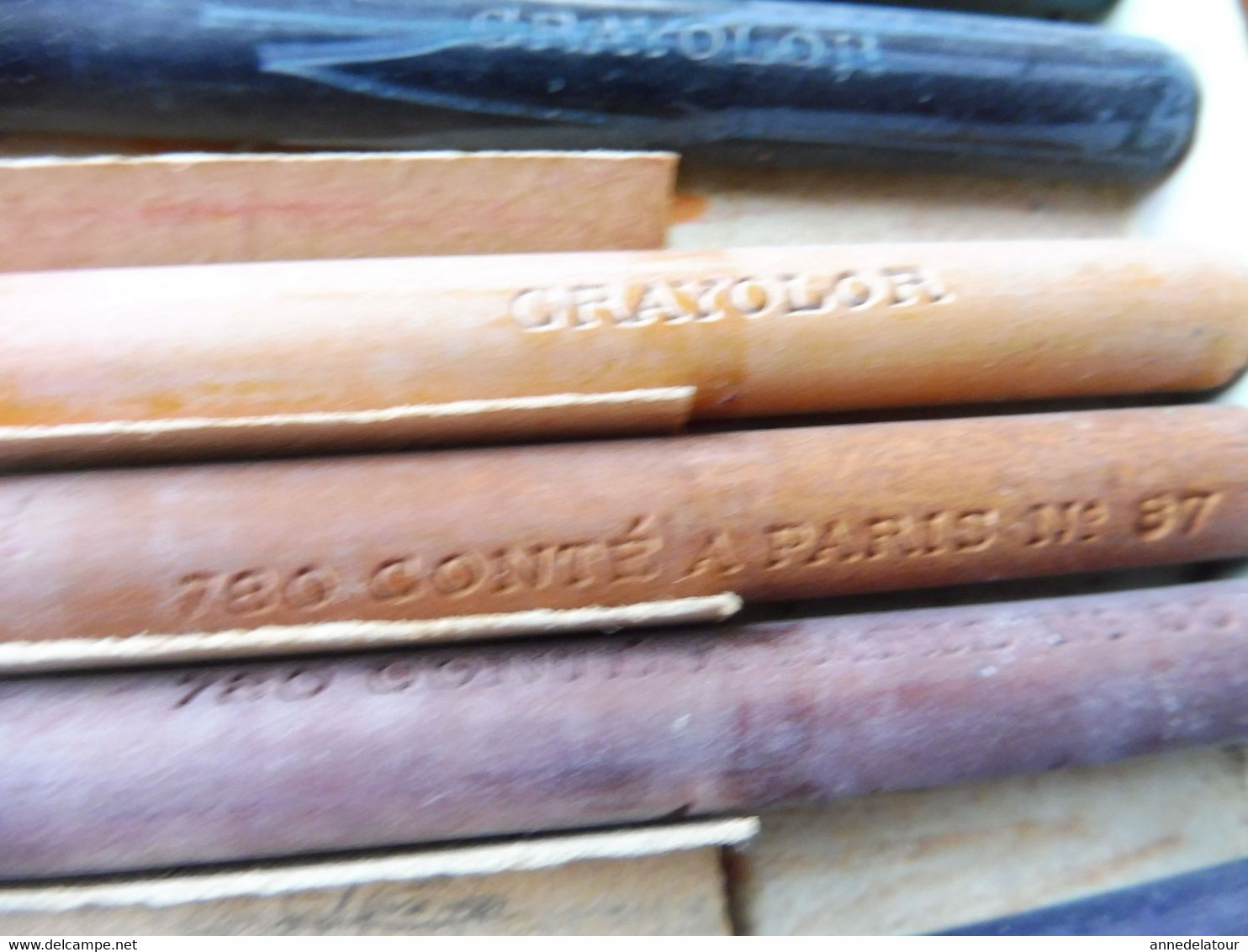 Boite ancienne de crayons CRAYOCOLOR avec 6 crayons entiers dont Comté, etc