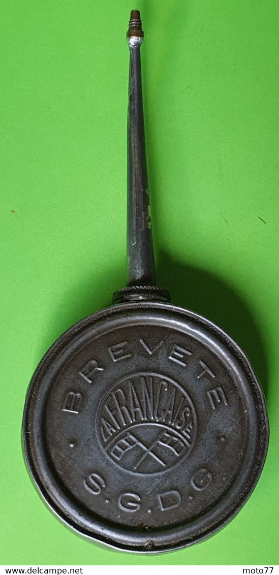 Ancien OUTIL Spécial - BURETTE à HUILE La Française -"Laissé Dans Son Jus" Et Utilisable (retrait De L'huile) -vers 1940 - Other Apparatus