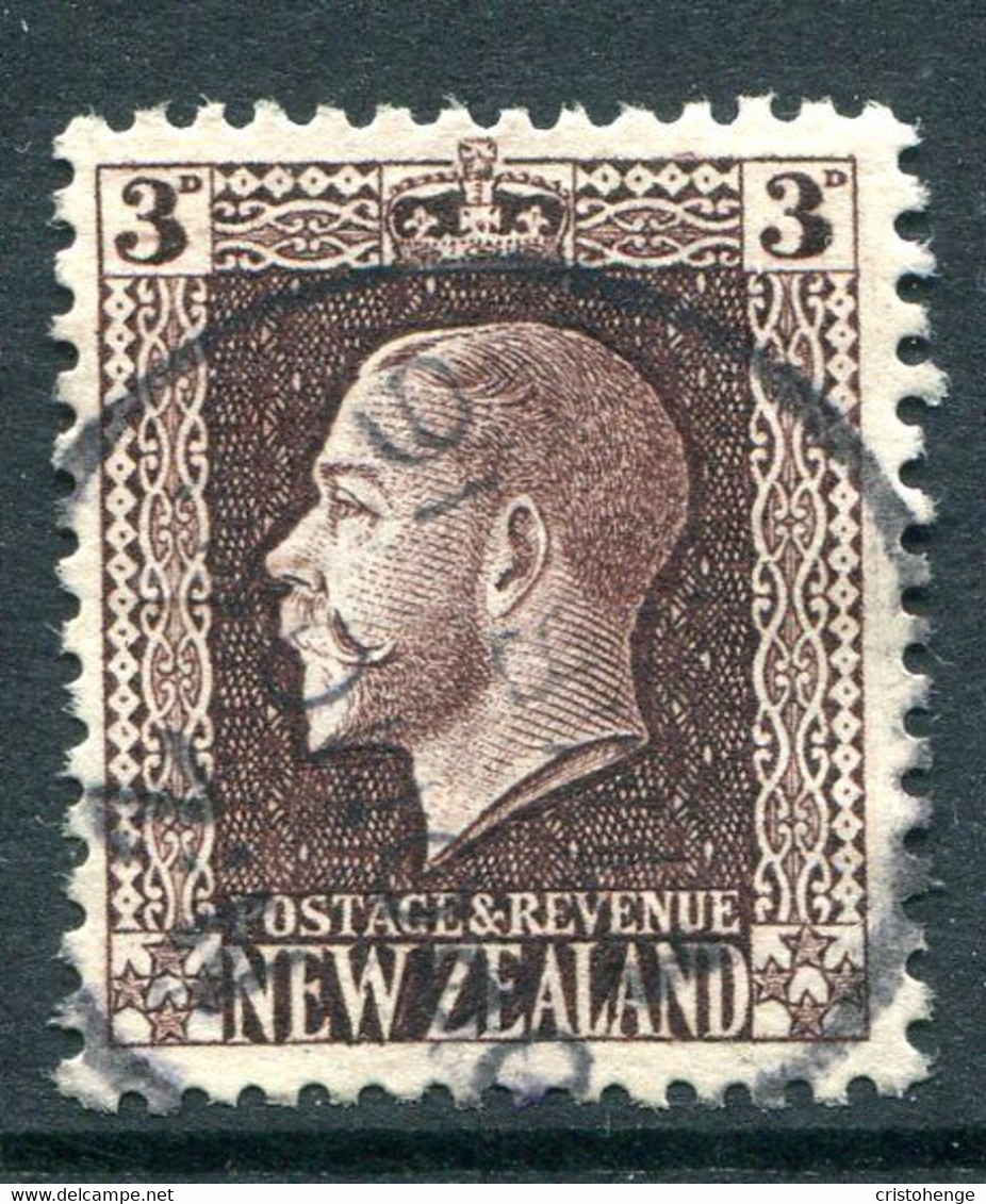 New Zealand 1915-30 KGV - Recess - P.14 X 13½ - 3d Chocolate Used (SG 420) - Gebruikt