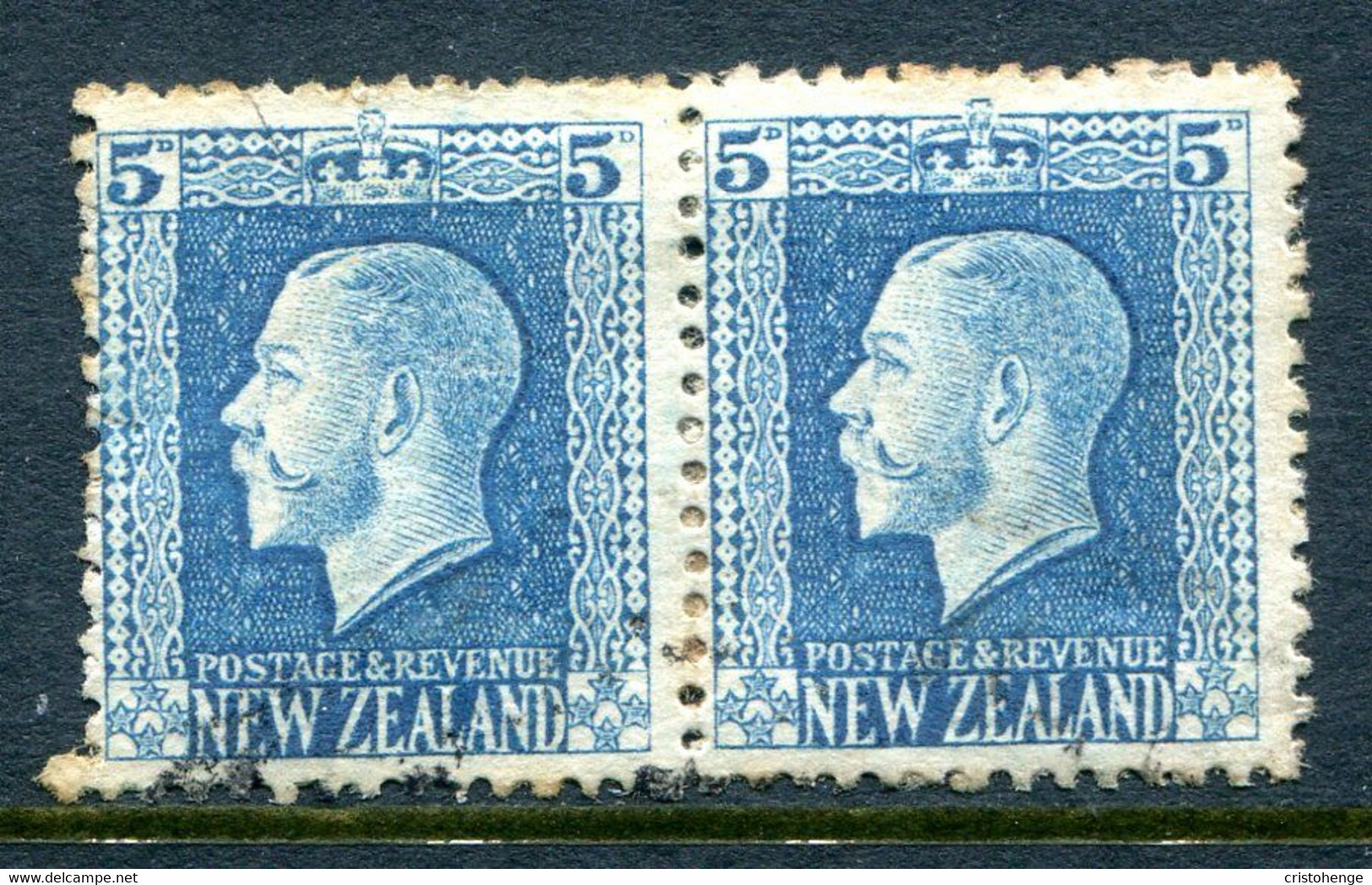 New Zealand 1915-30 KGV - Recess - P.14 X 13½ - 5d Light Blue Pair Used (SG 424) - Oblitérés