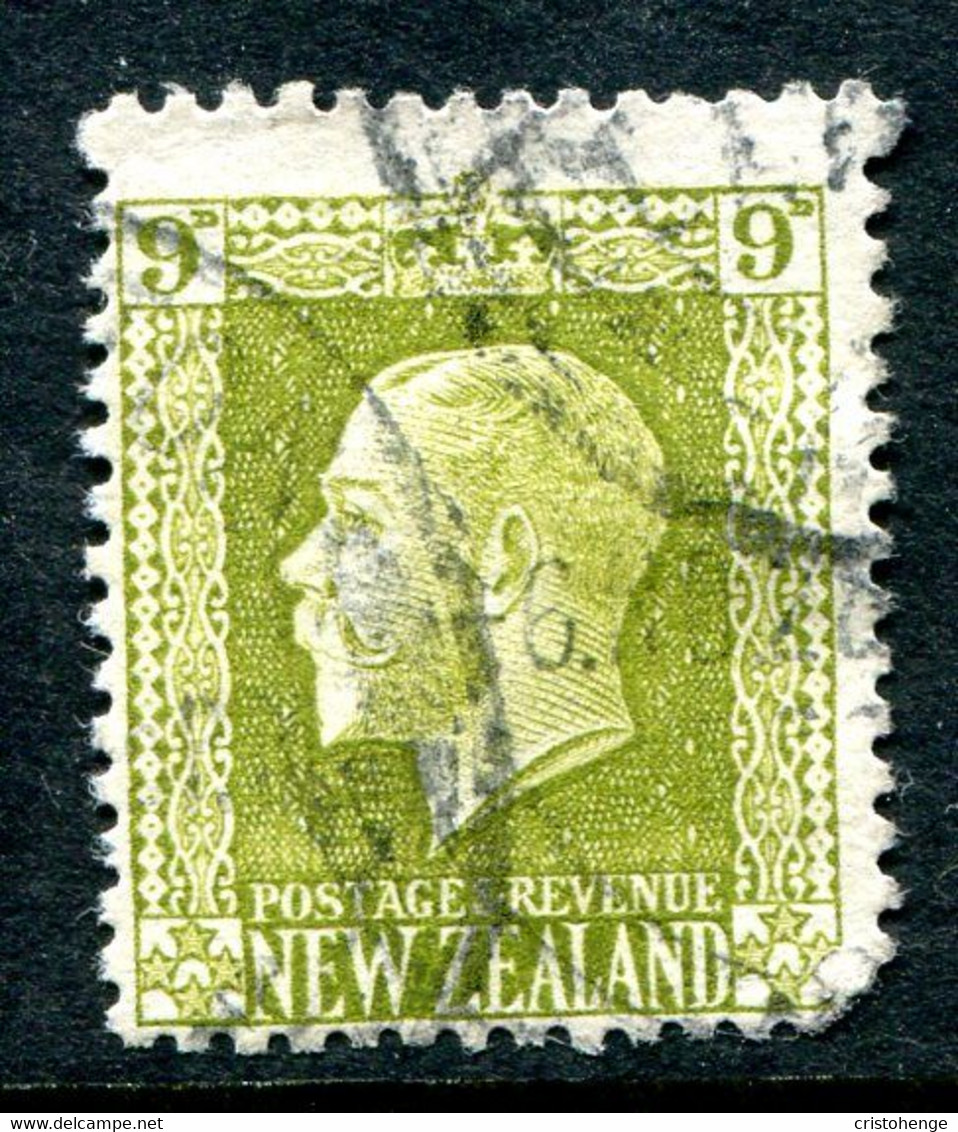 New Zealand 1915-30 KGV - Recess - P.14 X 13½ - 9d Yellowis-olive Used (SG 429c) - Gebruikt