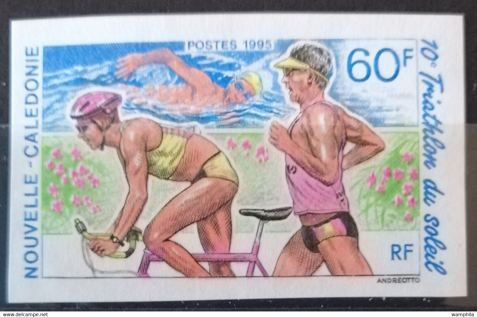 Nouvelle-Calédonie NON DENTELE N°697**. Triathlon. Cote 12€ - Ongetande, Proeven & Plaatfouten
