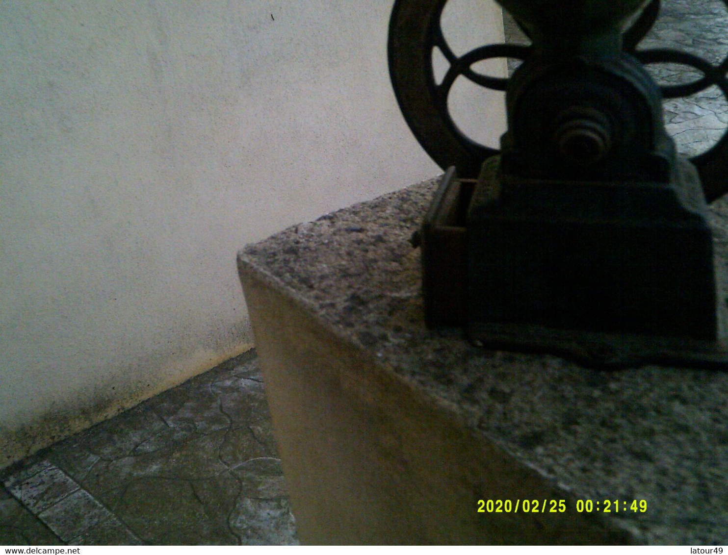 rancien moulin a cafe ou poivre  de marque patentado original  haut 23 cm roue diametre  19 cm poids 2.6 kg