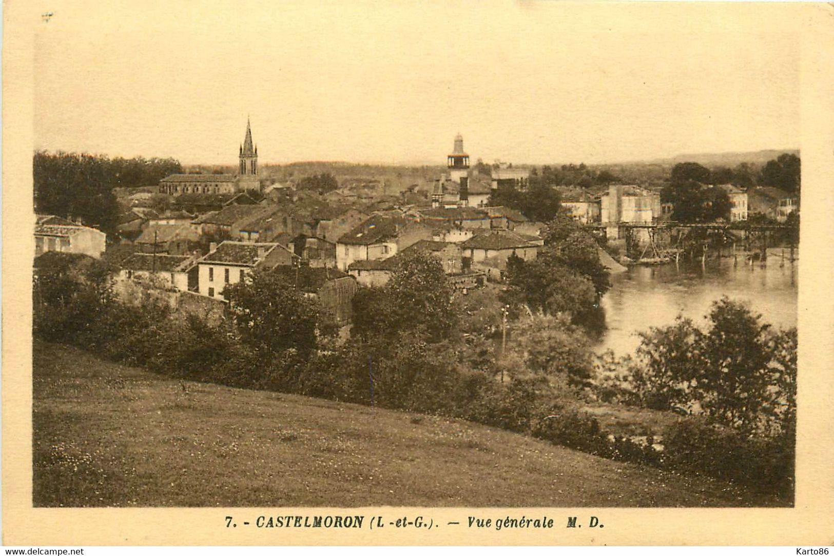 Castelmoron * Vue Générale Du Village - Castelmoron