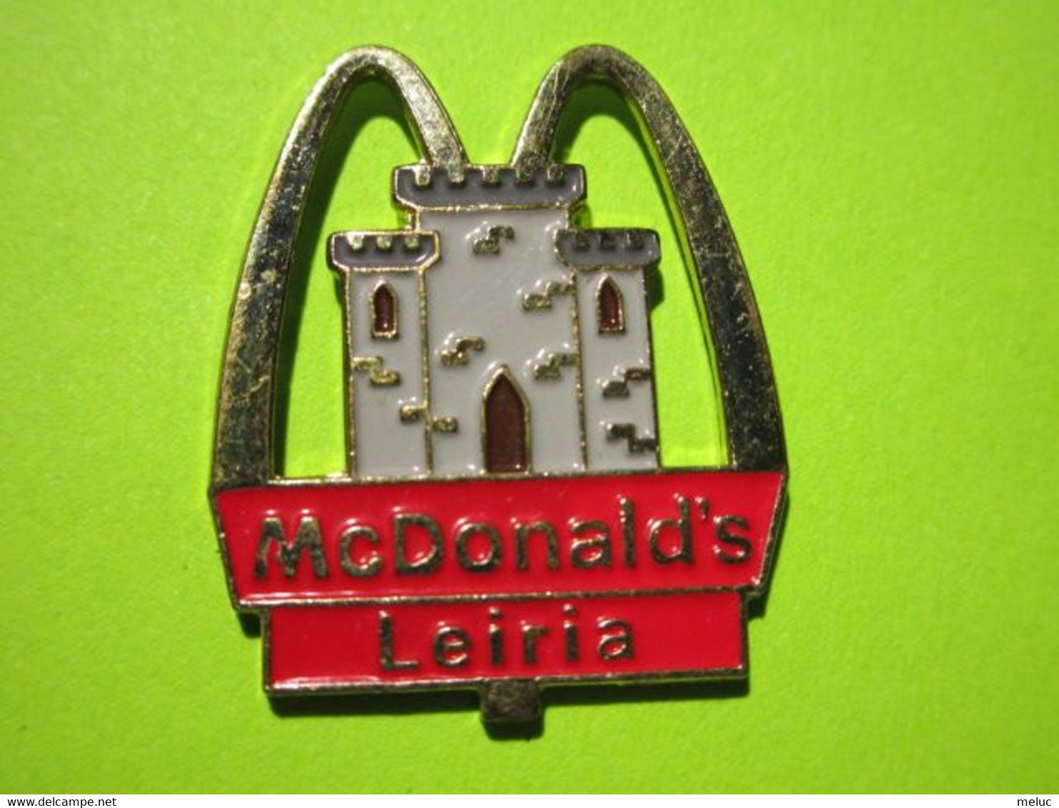 Pin's Mac Do McDonald's Leiria Portugal (Château) - 8FF25 - McDonald's