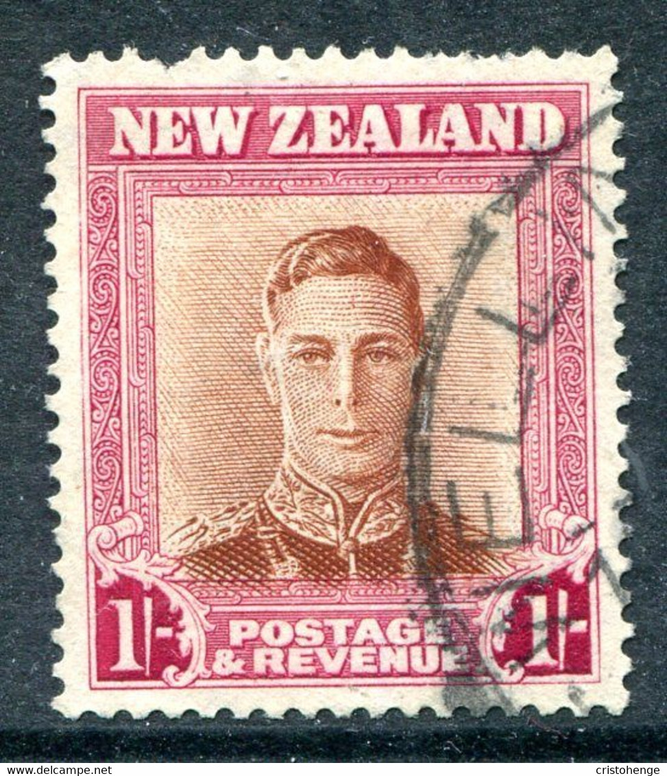 New Zealand 1947-52 King George VI Definitives - 1/- Brown & Carmine - Plate 1 - Wmk. Sideways - Used (SG 686) - Gebraucht