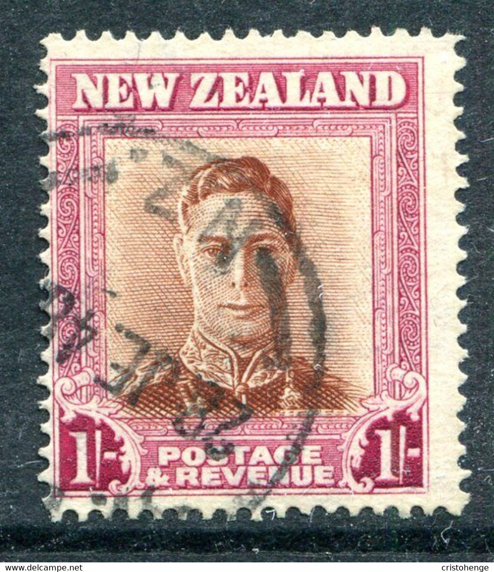 New Zealand 1947-52 King George VI Definitives - 1/- Brown & Carmine - Plate 1 - Wmk. Upright Used (SG 686b) - Gebruikt