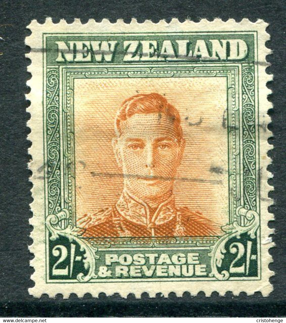 New Zealand 1947-52 King George VI Definitives - 2/- Brown & Green - Wmk. Upright Used (SG 688b) - Gebraucht