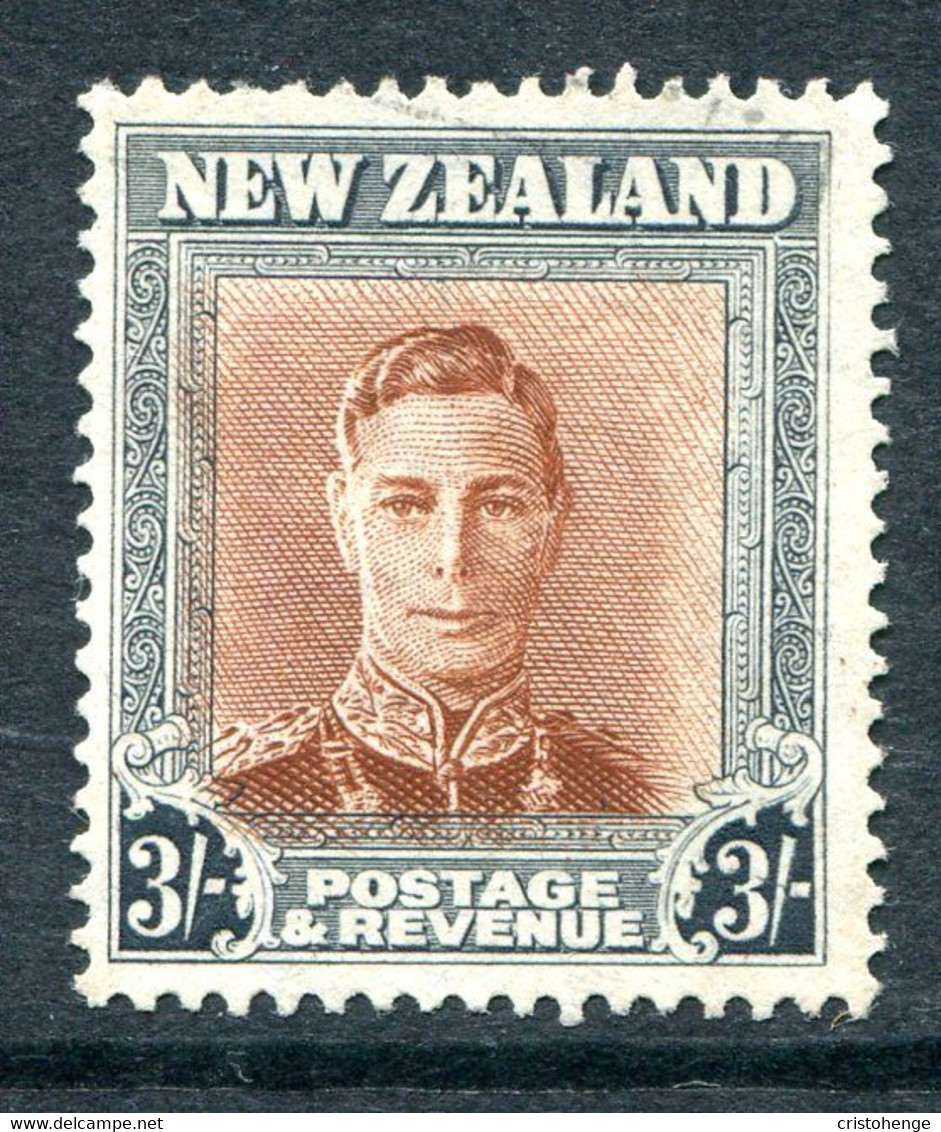 New Zealand 1947-52 King George VI Definitives - 3/- Brown & Grey - Wmk. Sideways Used (SG 689) - Gebruikt