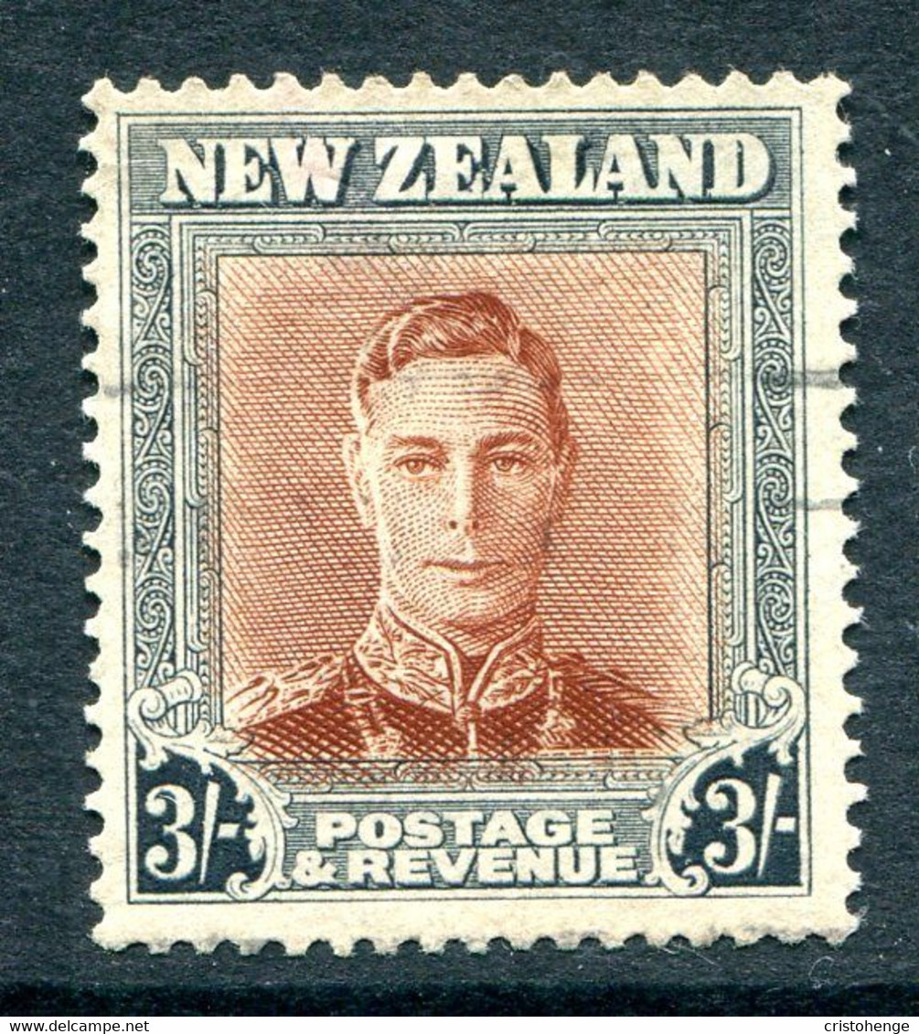 New Zealand 1947-52 King George VI Definitives - 3/- Brown & Grey - Wmk. Sideways Used (SG 689) - Oblitérés