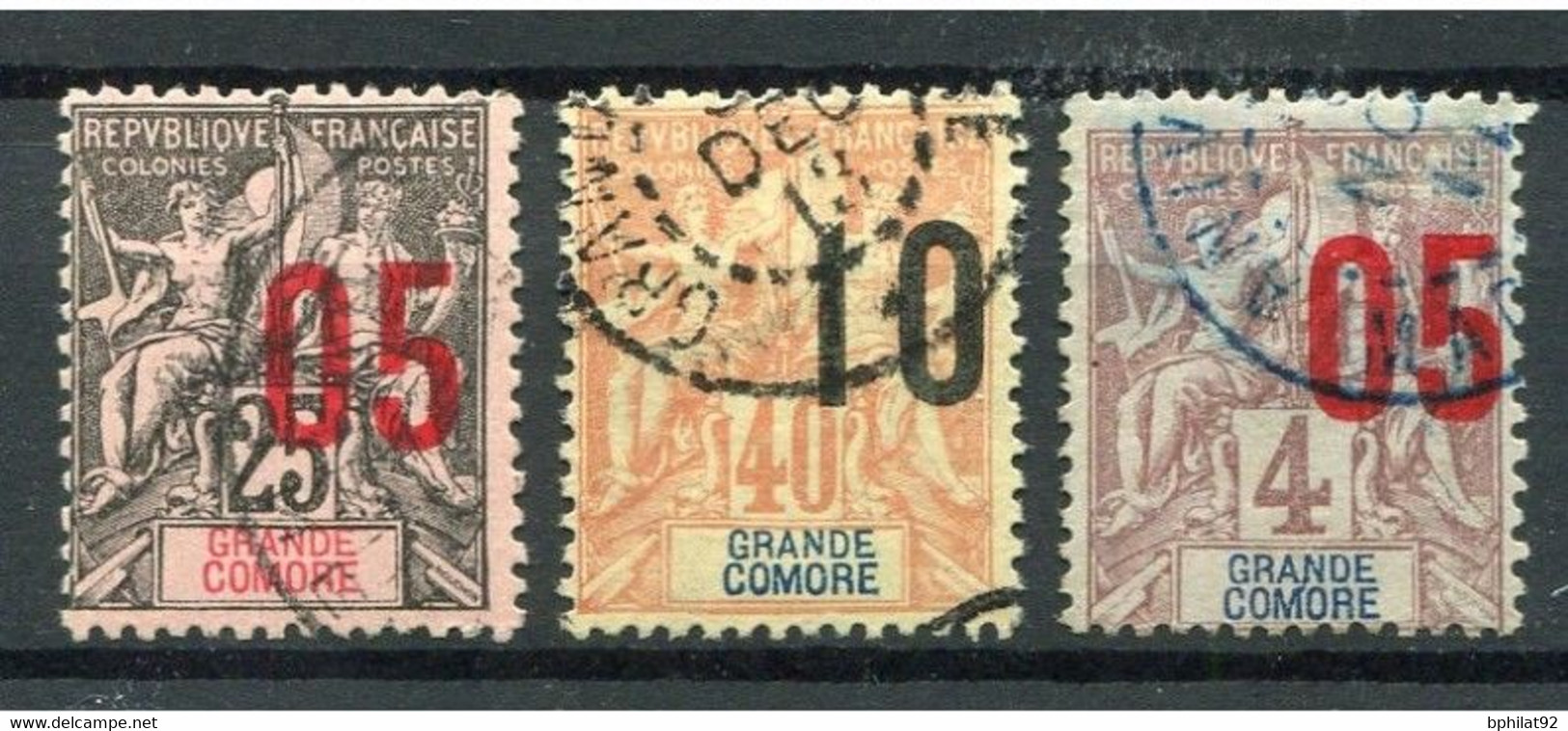 !!! GRANDE COMORE : LOT DE 3 VALEURS AVEC SURCHARGES DÉPLACÉES - OBLITÉRATIONS CHOISIES - Used Stamps