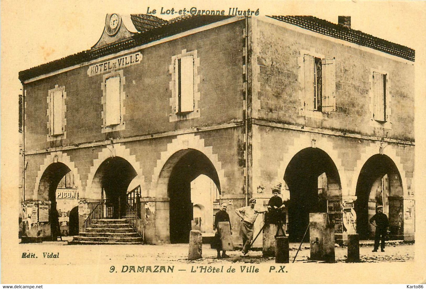 Damazan * Place Et Hôtel De Ville * Villageois - Damazan