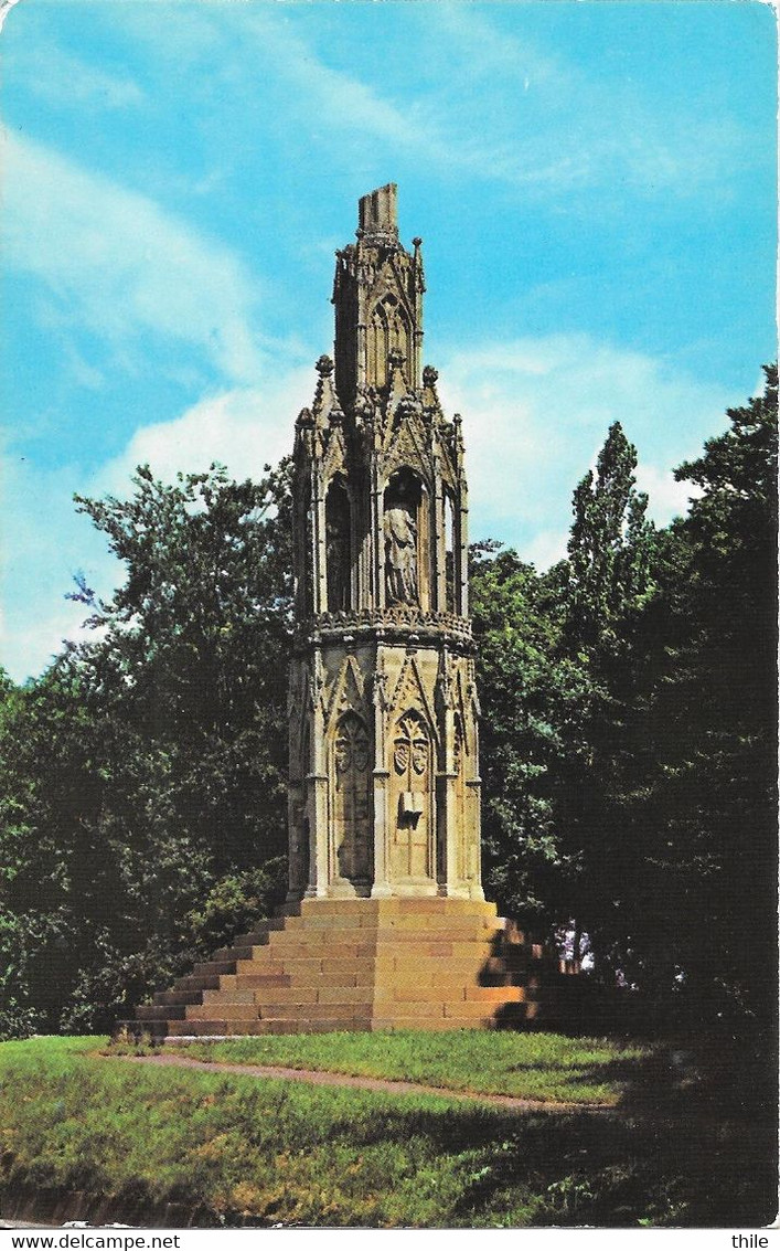 NORTHAMPTON - Queen Eleanor Cross - Northamptonshire