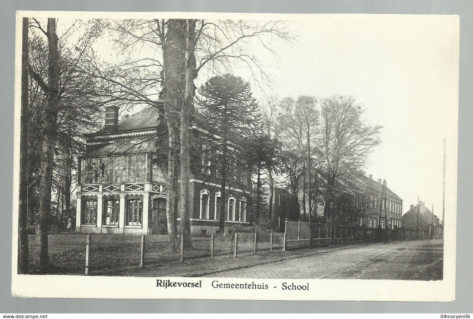 ***  RIJKEVORSEL  ***  -  Gemeentehuis - School  -  Zie / Voir Scan - Rijkevorsel