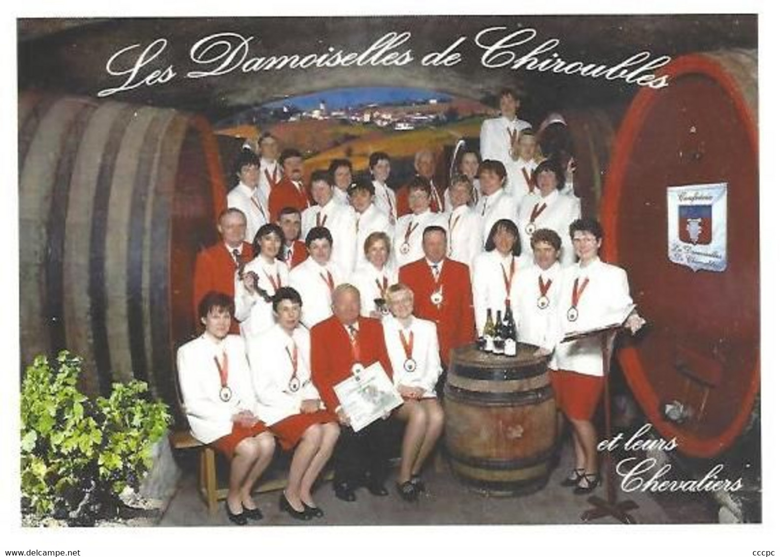 CPM Les Demoiselles De Chiroubles Et Leurs Chevaliers - Publicité - Vin Confrérie Féminine Du Beaujolais - Chiroubles