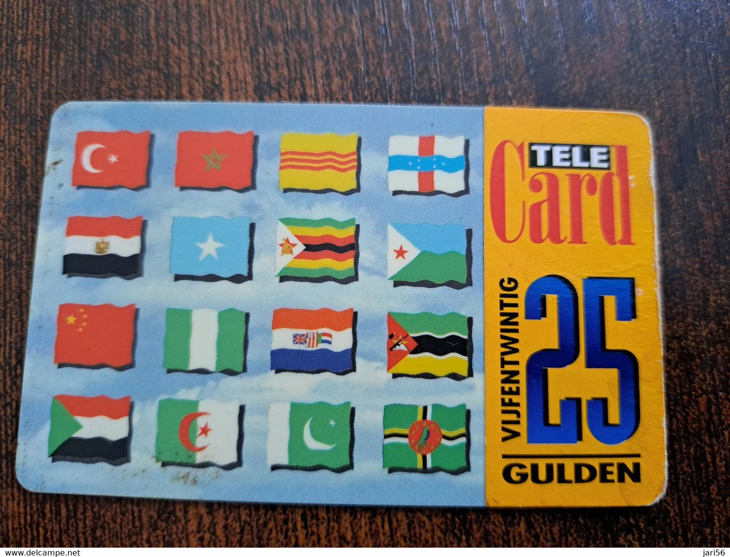 NETHERLANDS  PREPAID 25 HFL  FLAGS DIFFERENTS  TELE-CARD  USED CARD   ** 10284** - Sin Clasificación