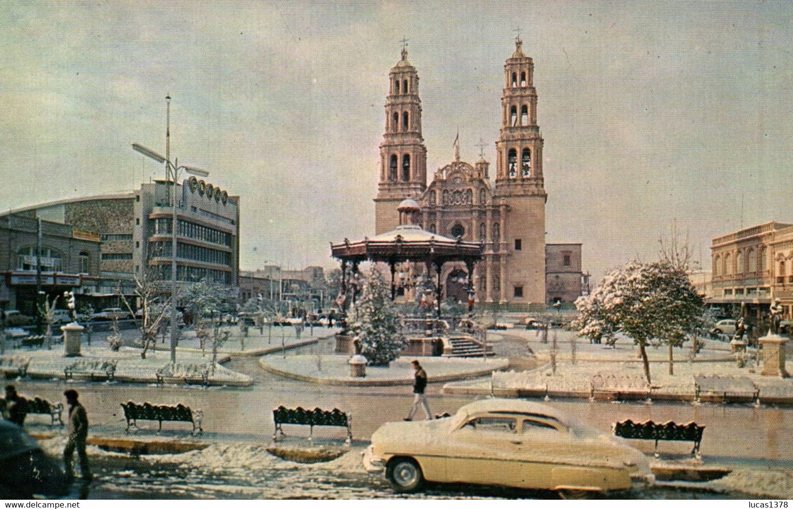 CHIHUAHUA / PLAZA DE ARMAS Y CATEDRAL / NIEVE - México