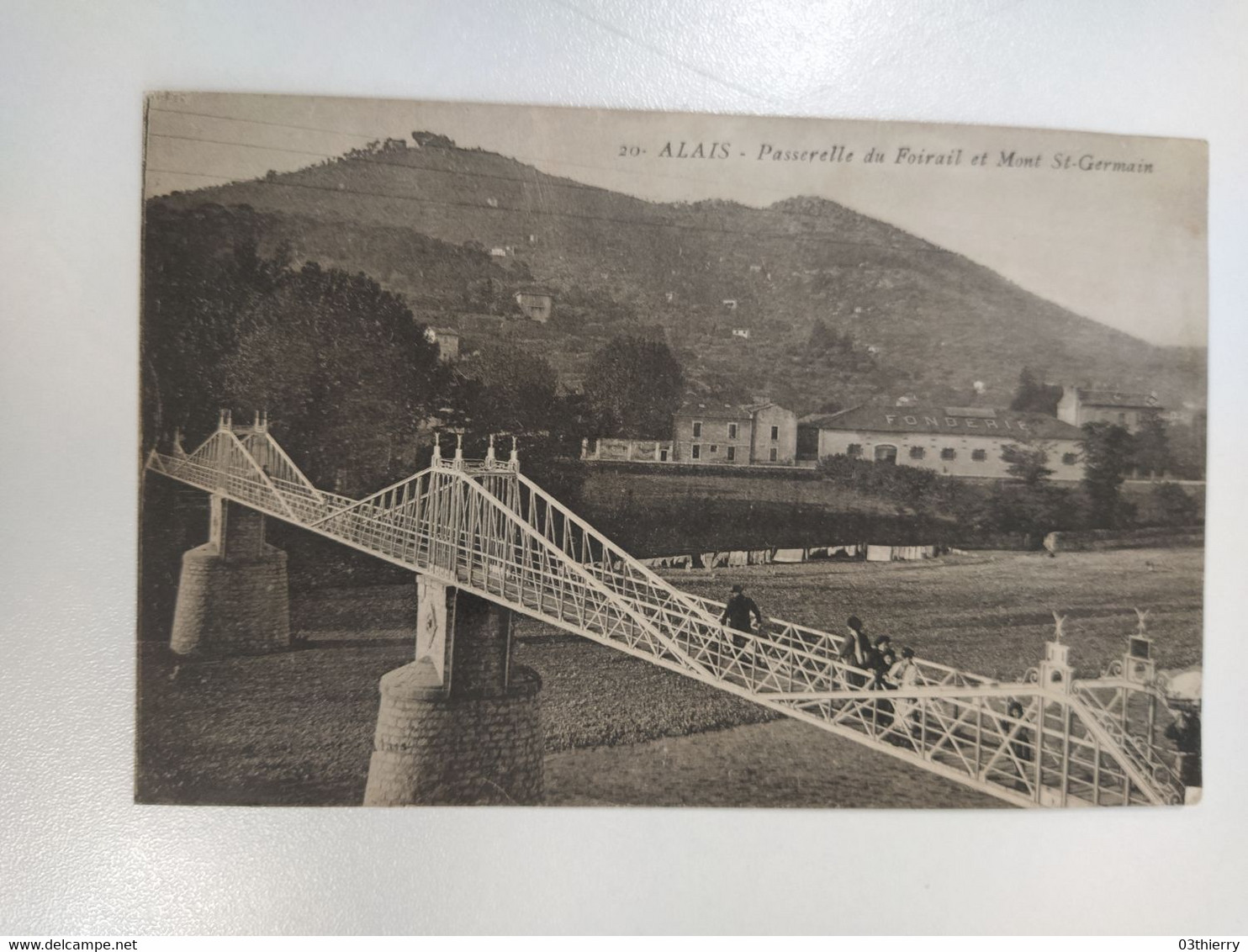 CPA 30 ALAIS ALES PASSERELLE DU FOIRAIL - Alès