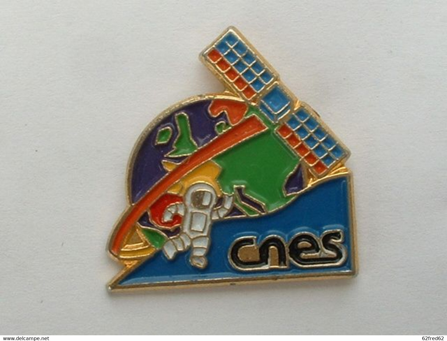 Pin's  CNES - Space