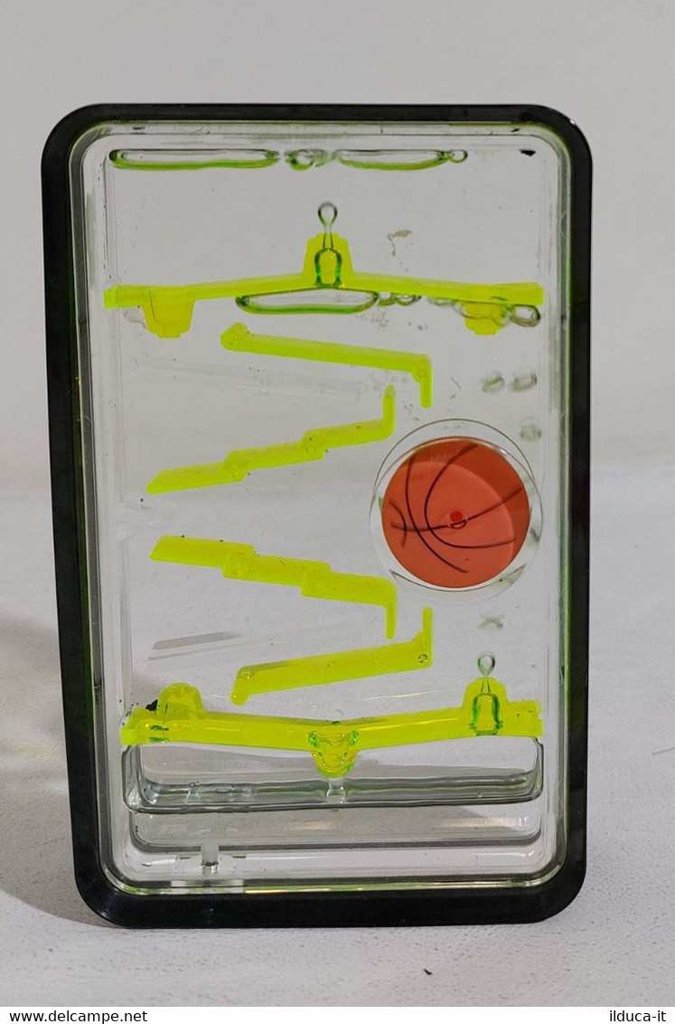 I106713 Gadget Da Tavolo / Fermacarte - Gioco Ad Acqua / Basket - Paper-weights