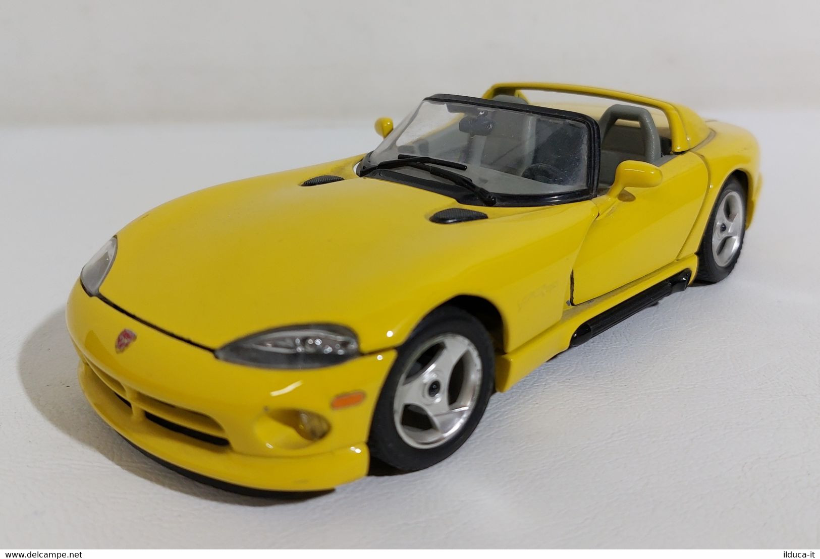 I106742 BBURAGO 1/24 - Dodge Viper RT/10 - Burago